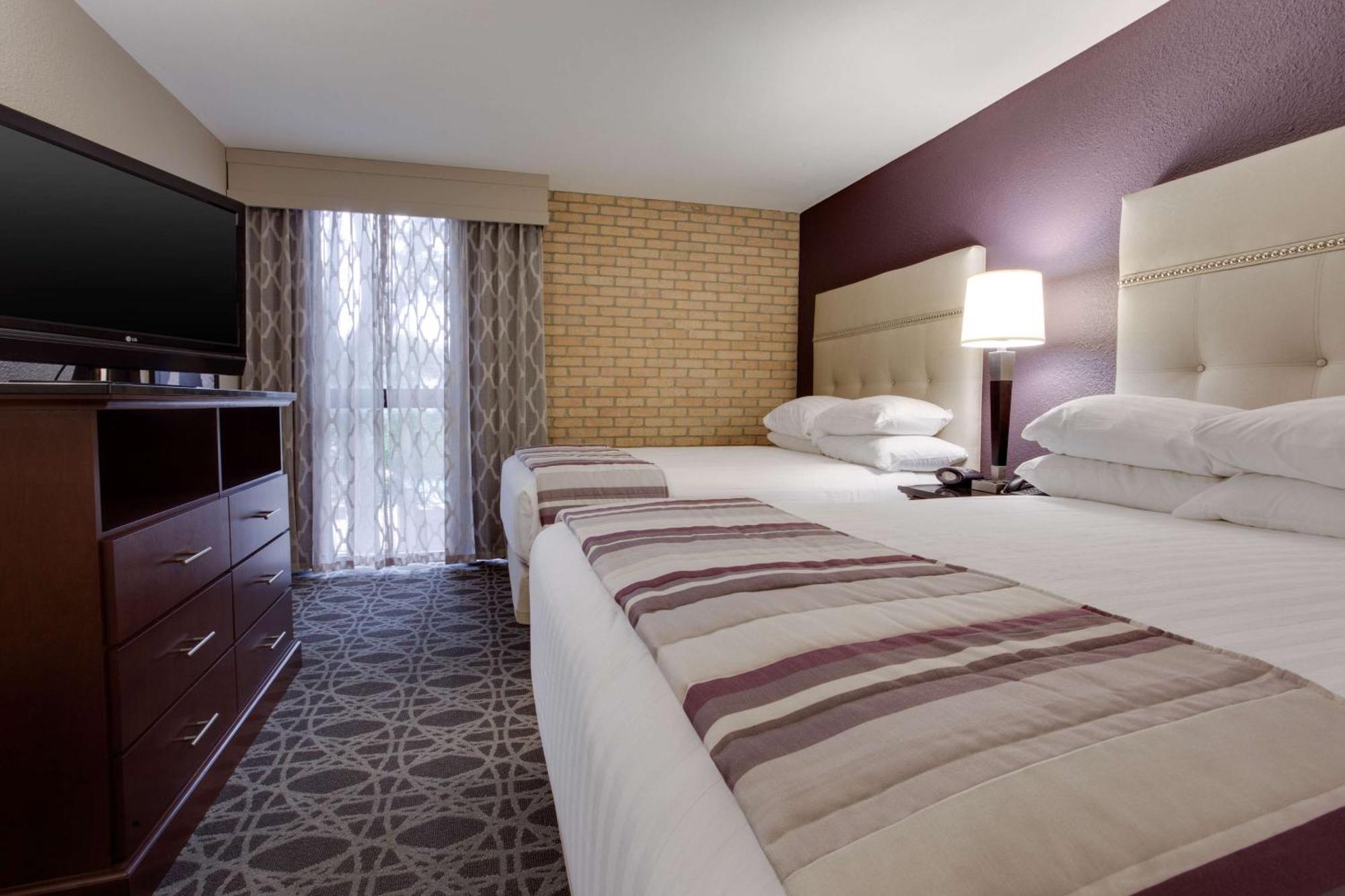 Queen Suite with Two Queen Beds