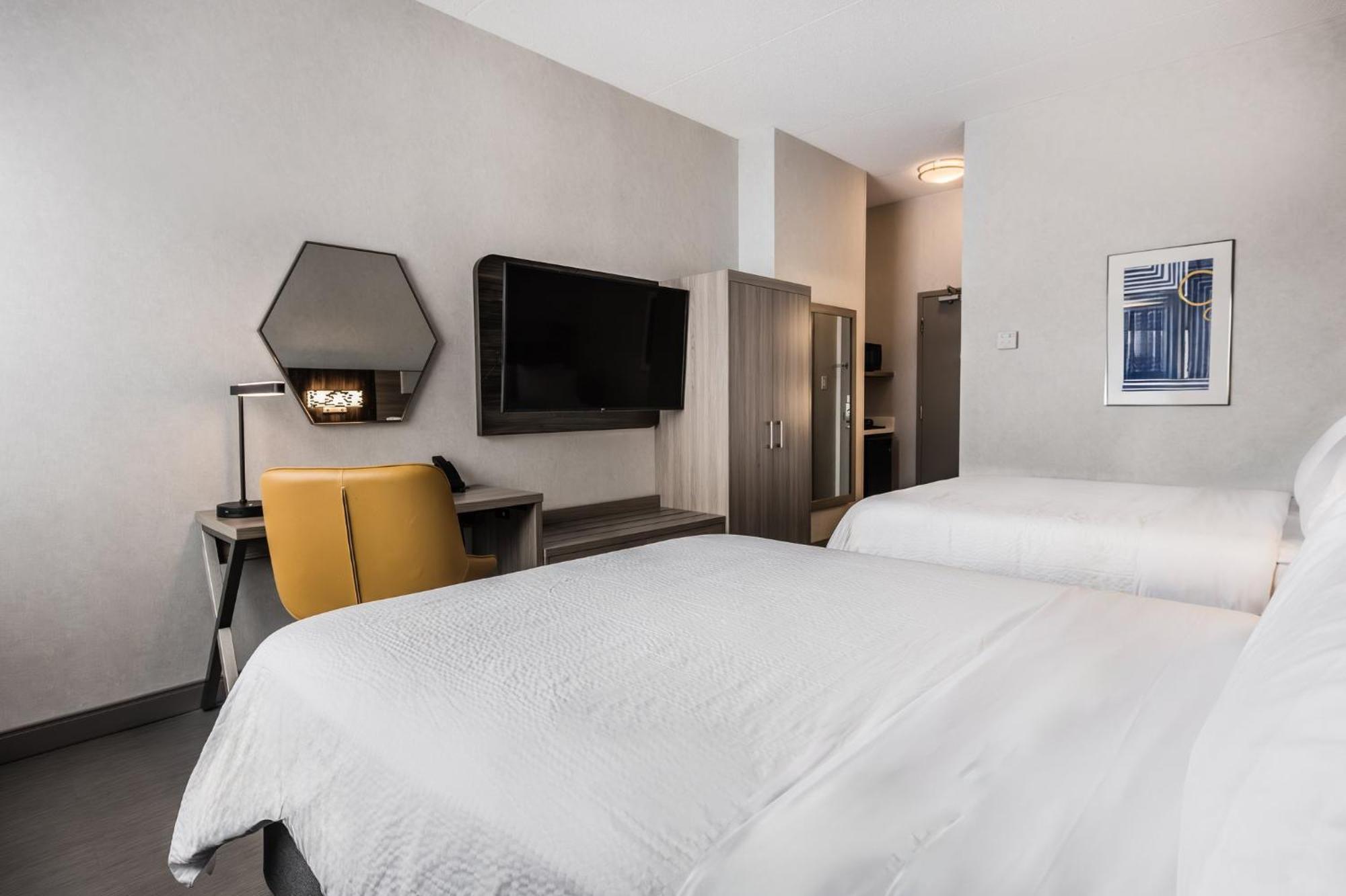 Deluxe Double Room with Two Double Beds - Non-Smoking