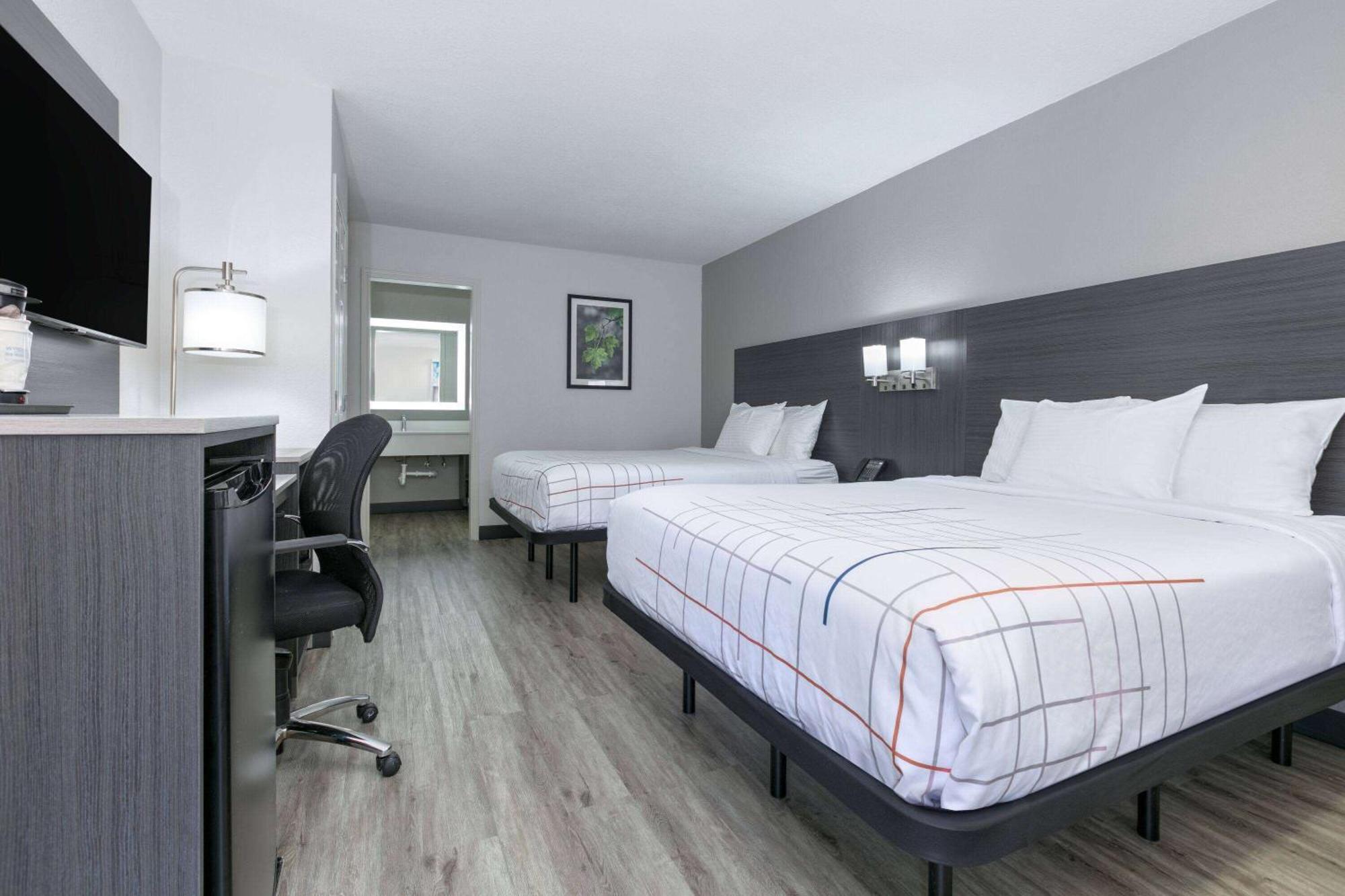 Double Room with Two Double Beds - Non-Smoking