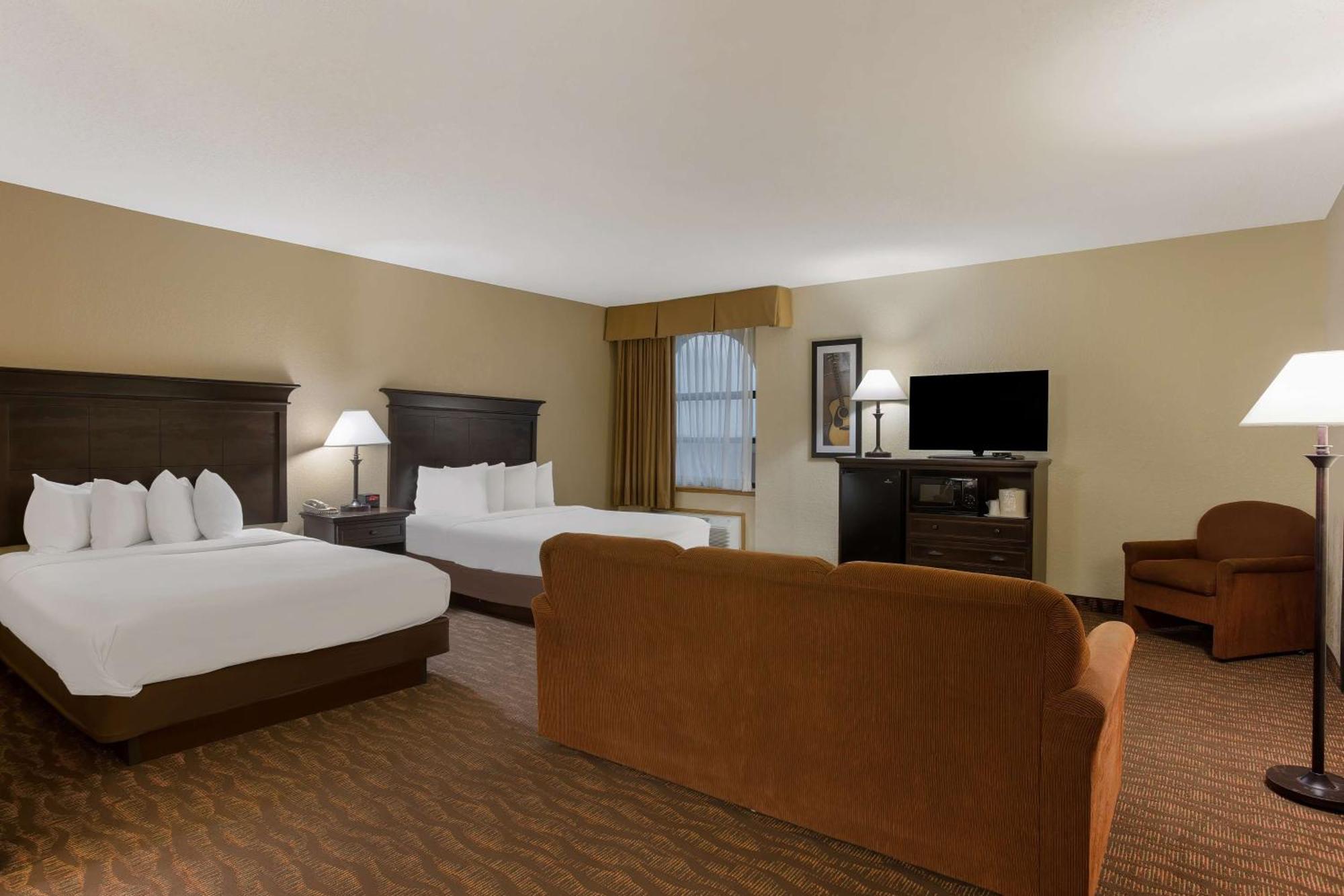 Queen Suite with Two Queen Beds - Non-Smoking