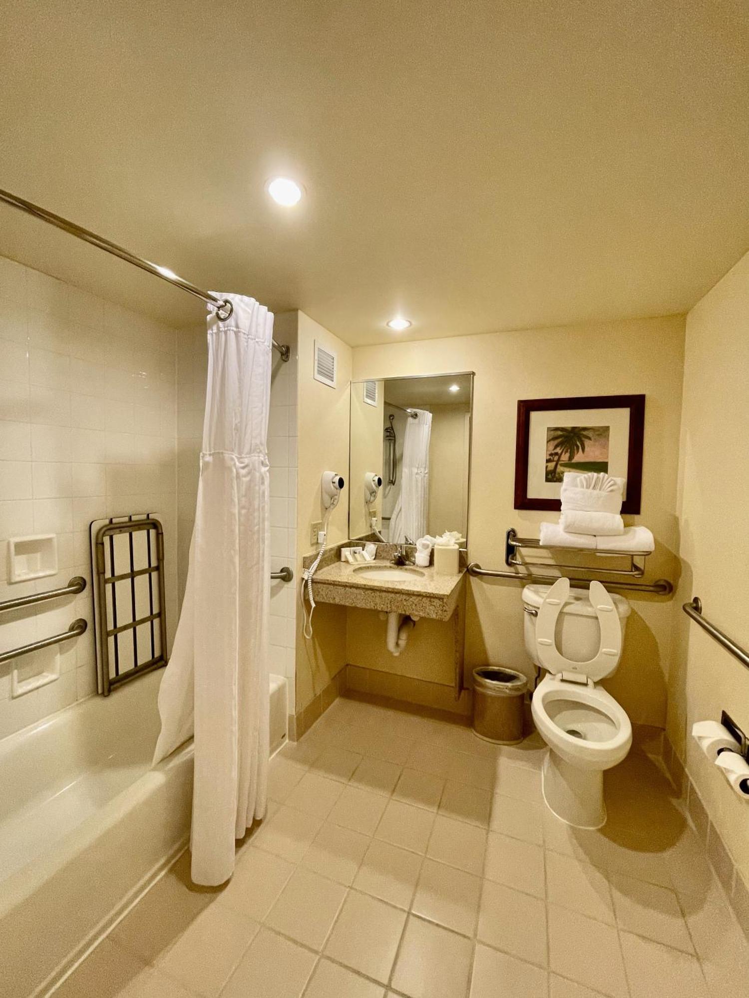 Queen Room with Two Queen Beds - Mobility/Hearing Accessible