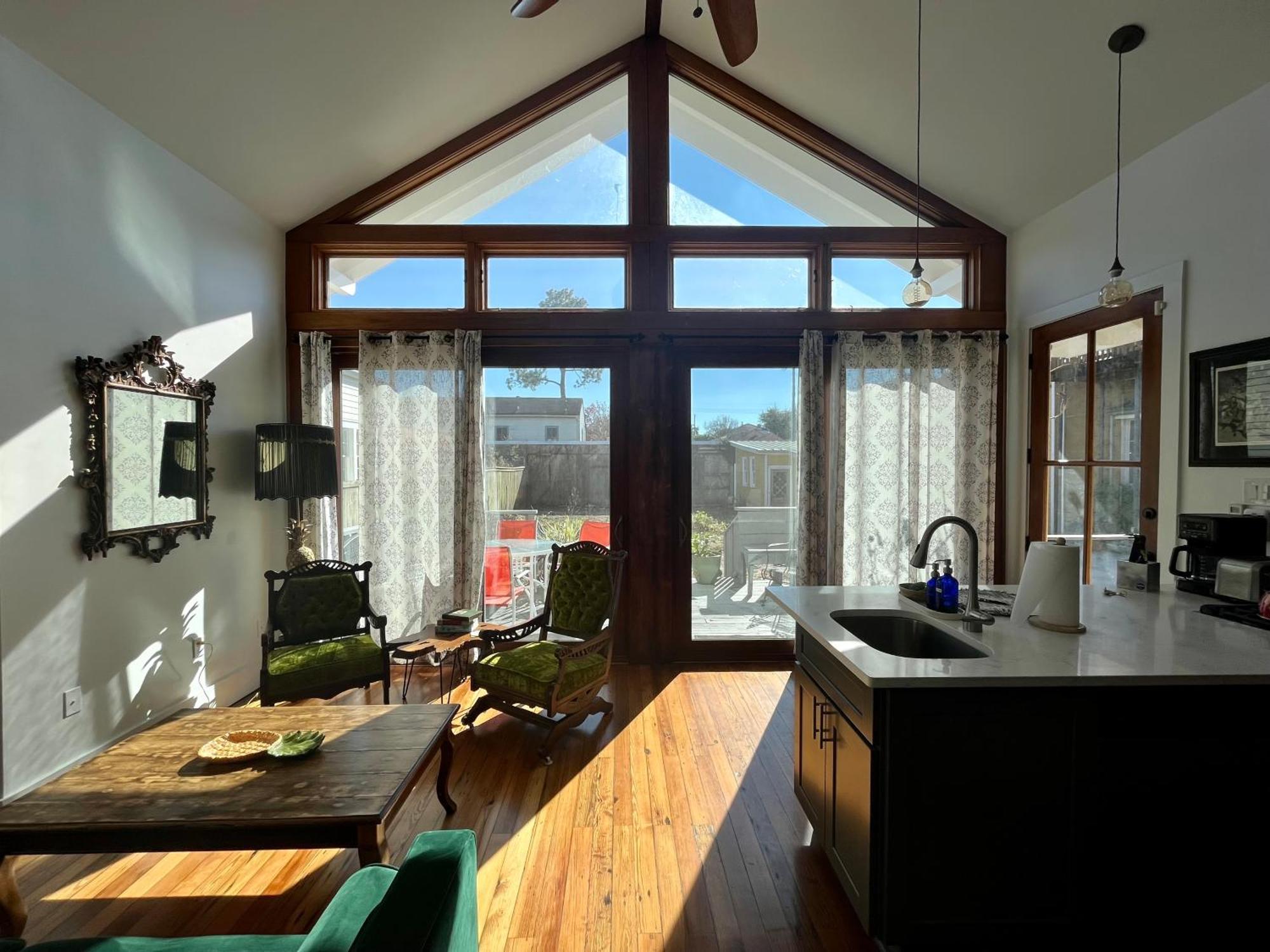 Deluxe King Suite