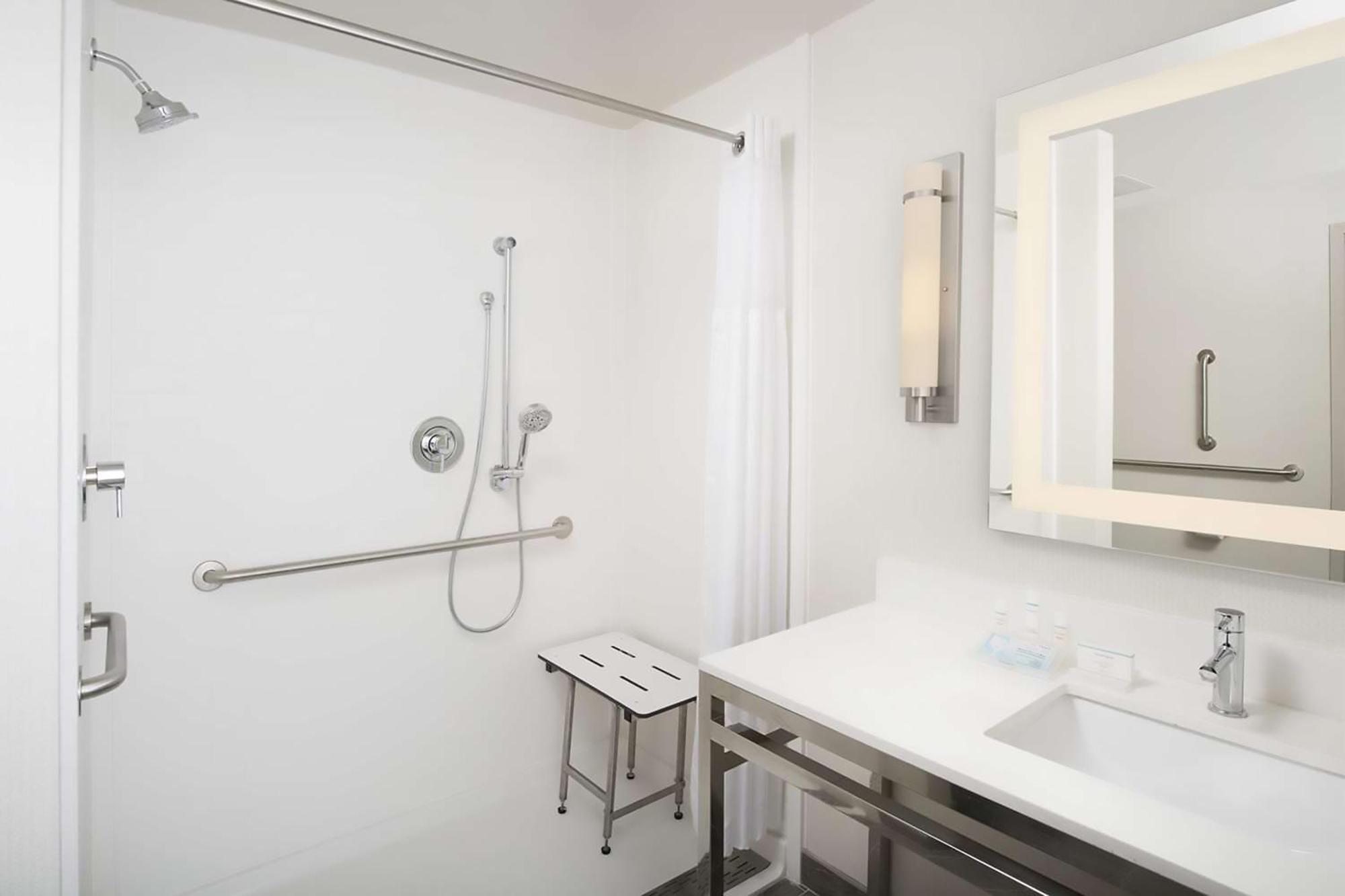 Queen Room with Two Queen Beds - Mobility and Hearing Access