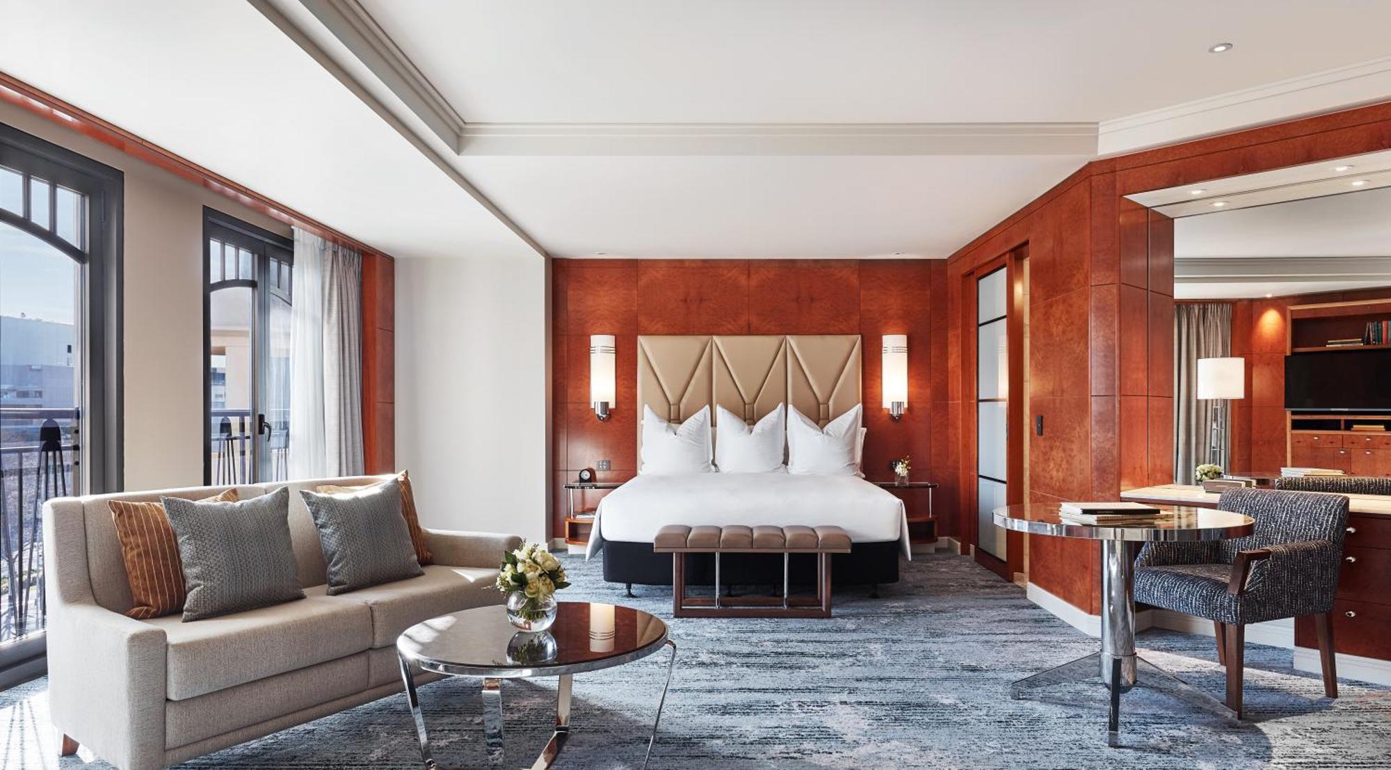 Deluxe King Room with View