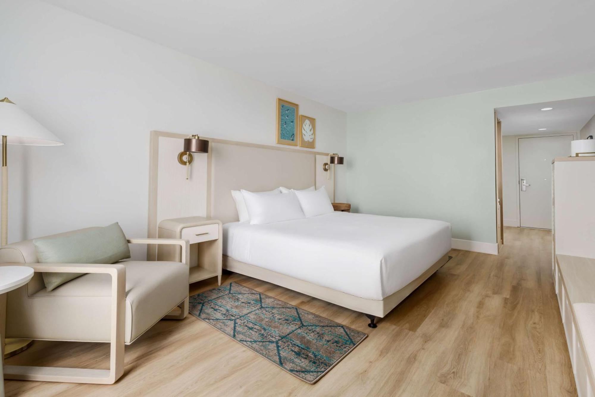 King Room with Roll-In Shower - Disability Access