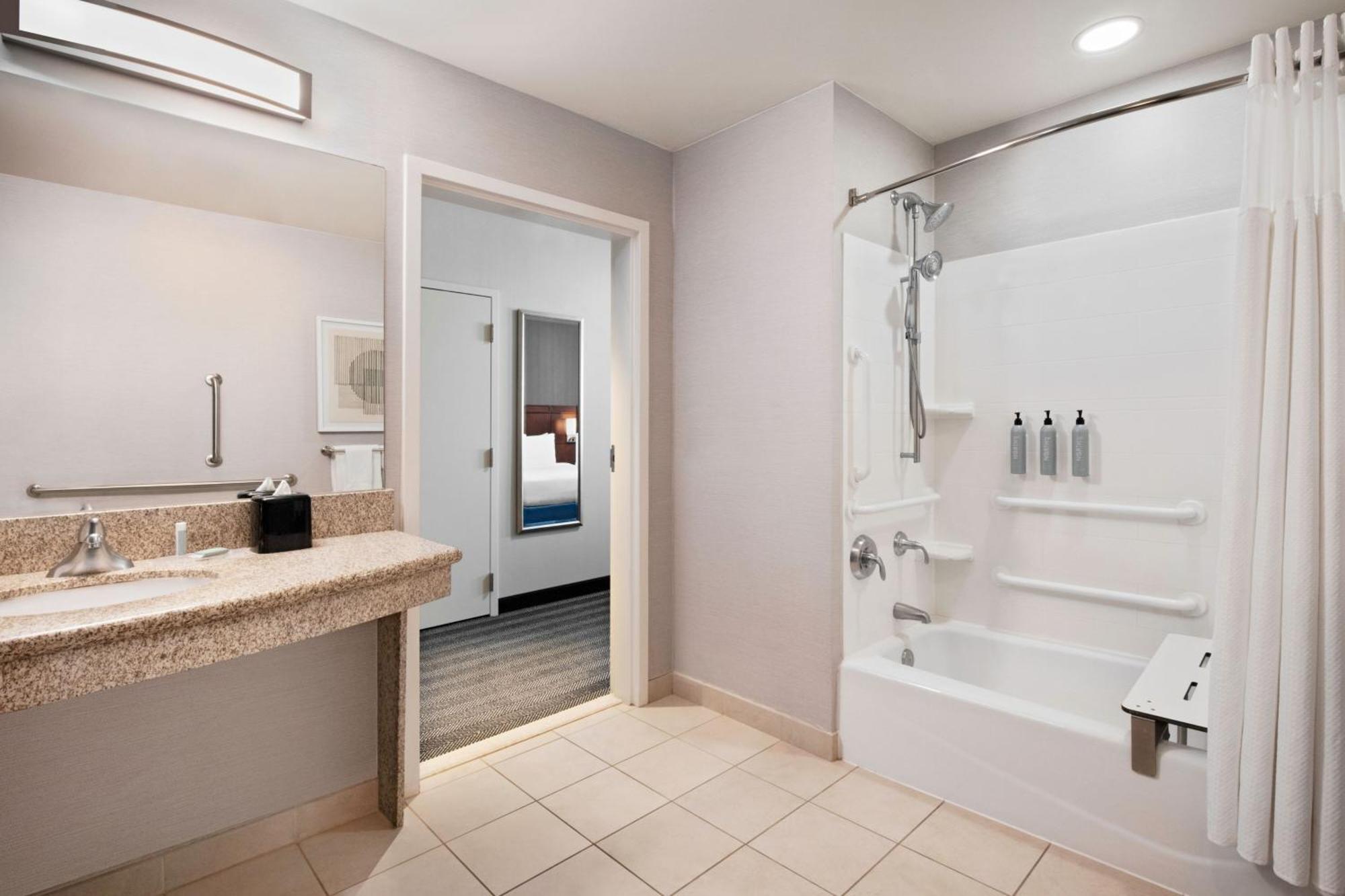 Queen Room with Two Queen Beds - Hearing Accessible