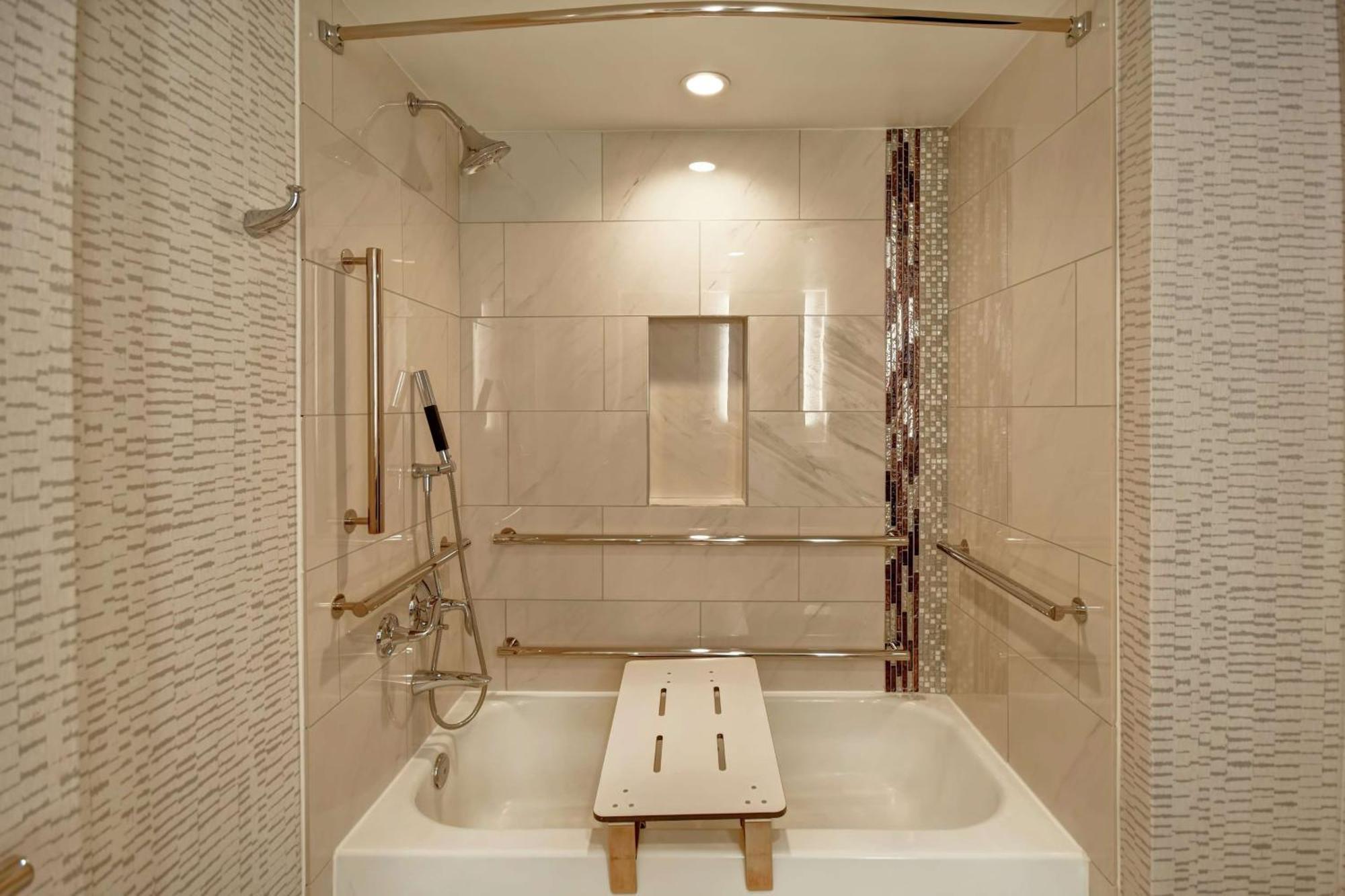 King Room - Mobility Access/Non-Smoking