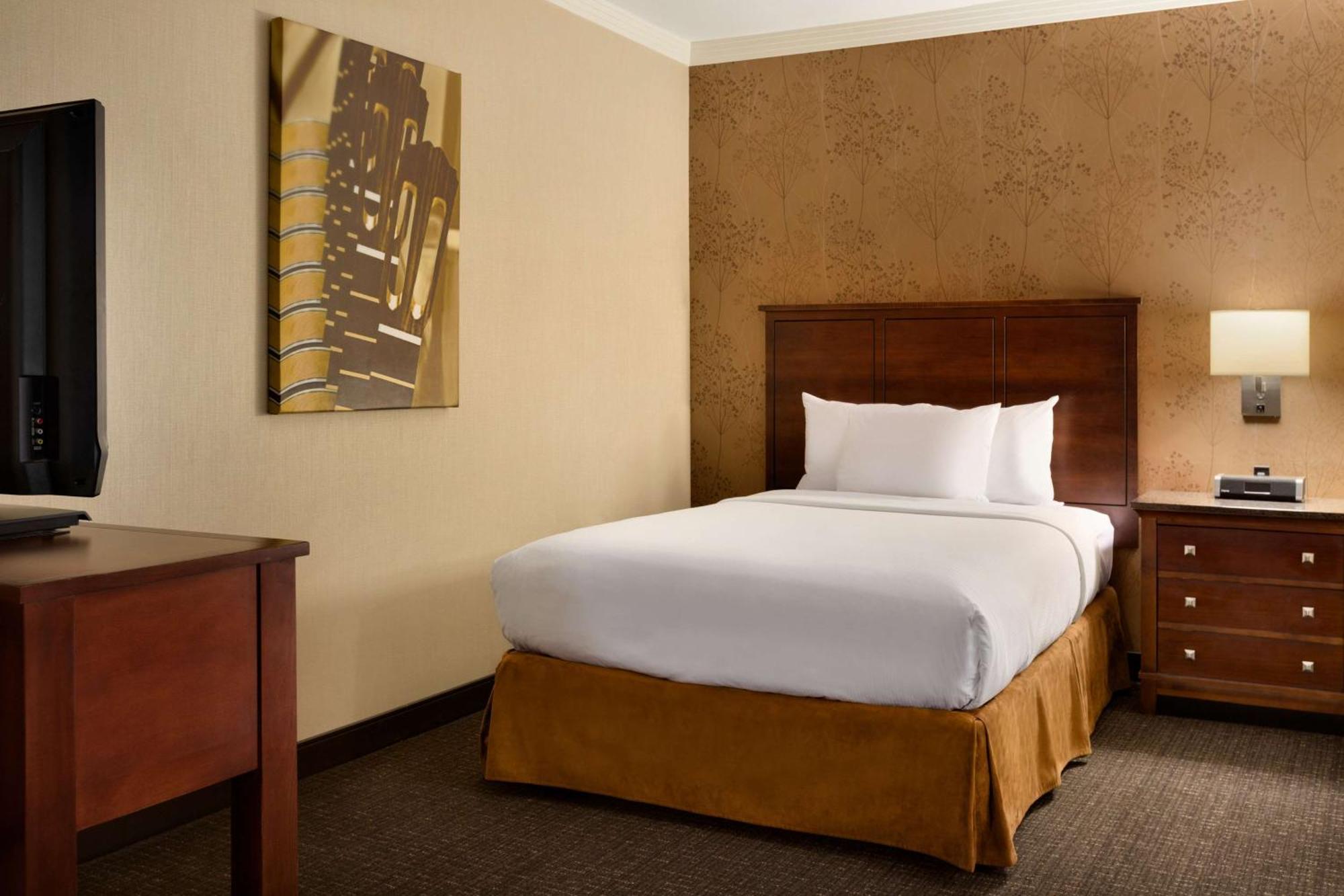 Standard Room with One Double Bed