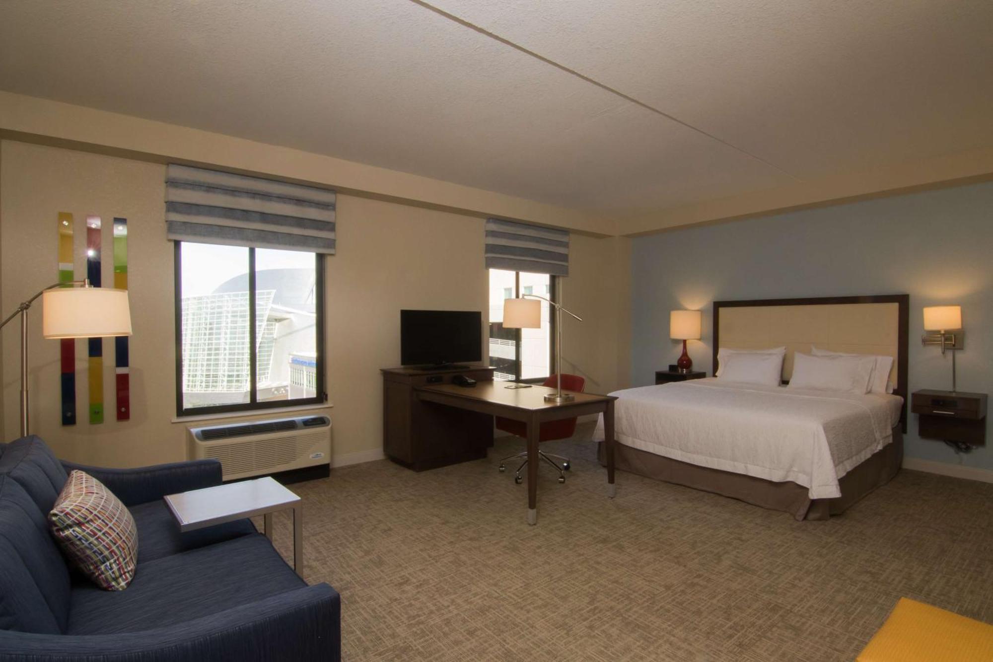 King Studio Suite with City View - Non-Smoking