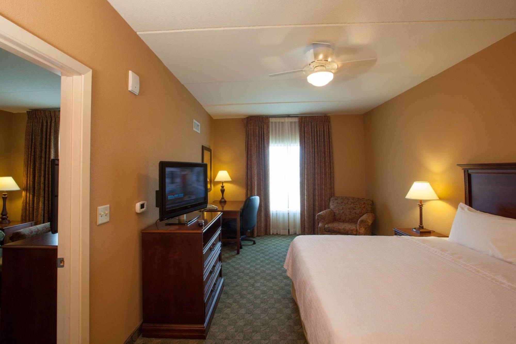 One-Bedroom King Suite Non-Smoking,1551486826:JPEG