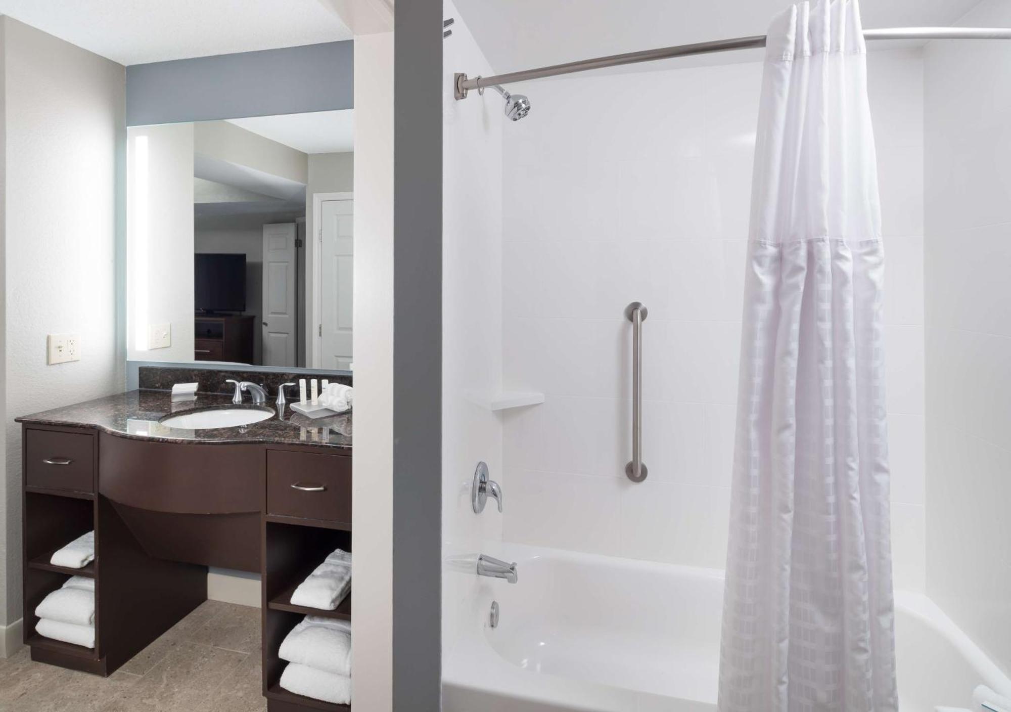 Two-Bedroom Suite with One King And Two Double Beds - Non-Smoking