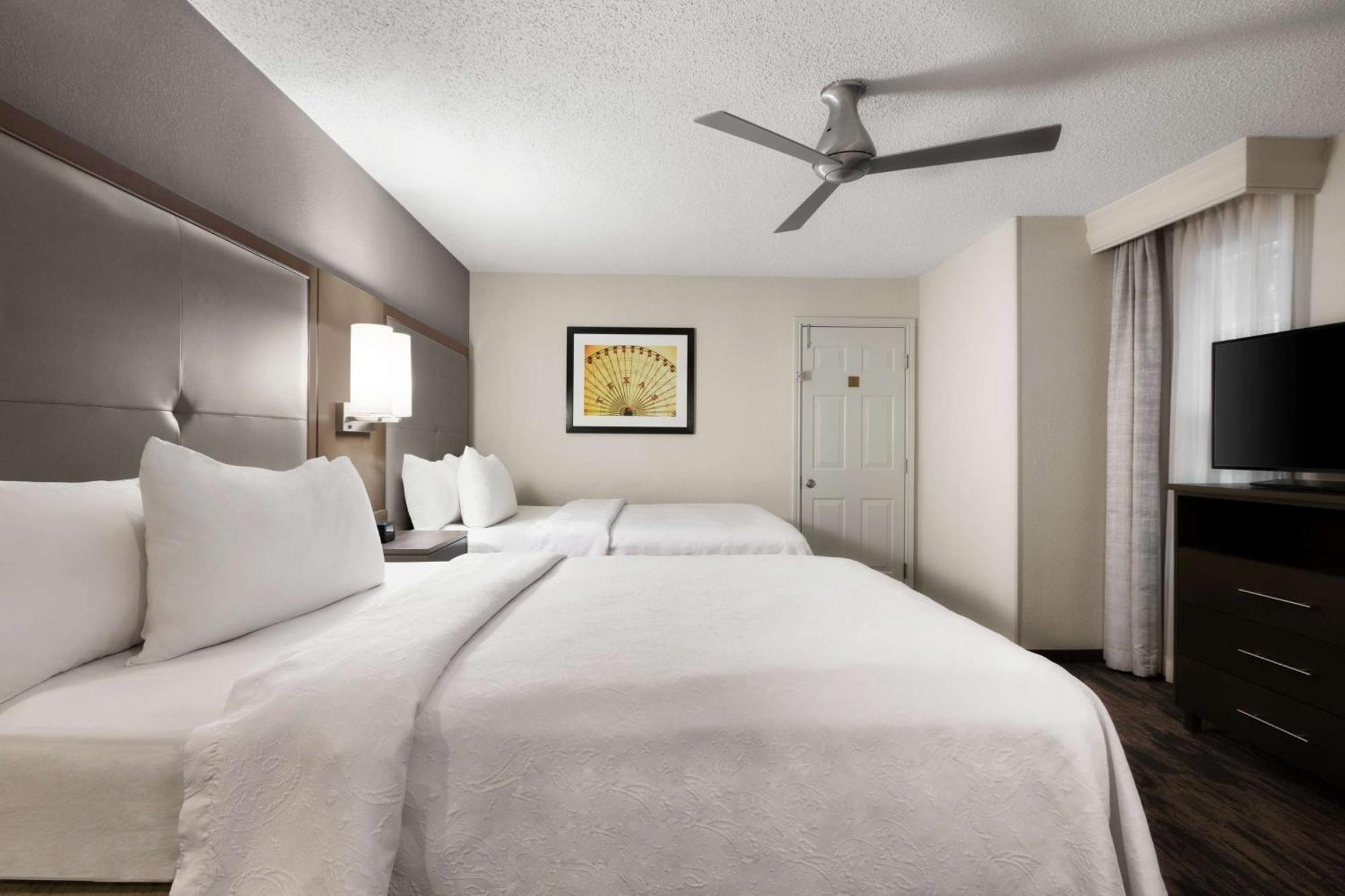 Two-Bedroom Suite with One King And Two Double Beds - Non-Smoking