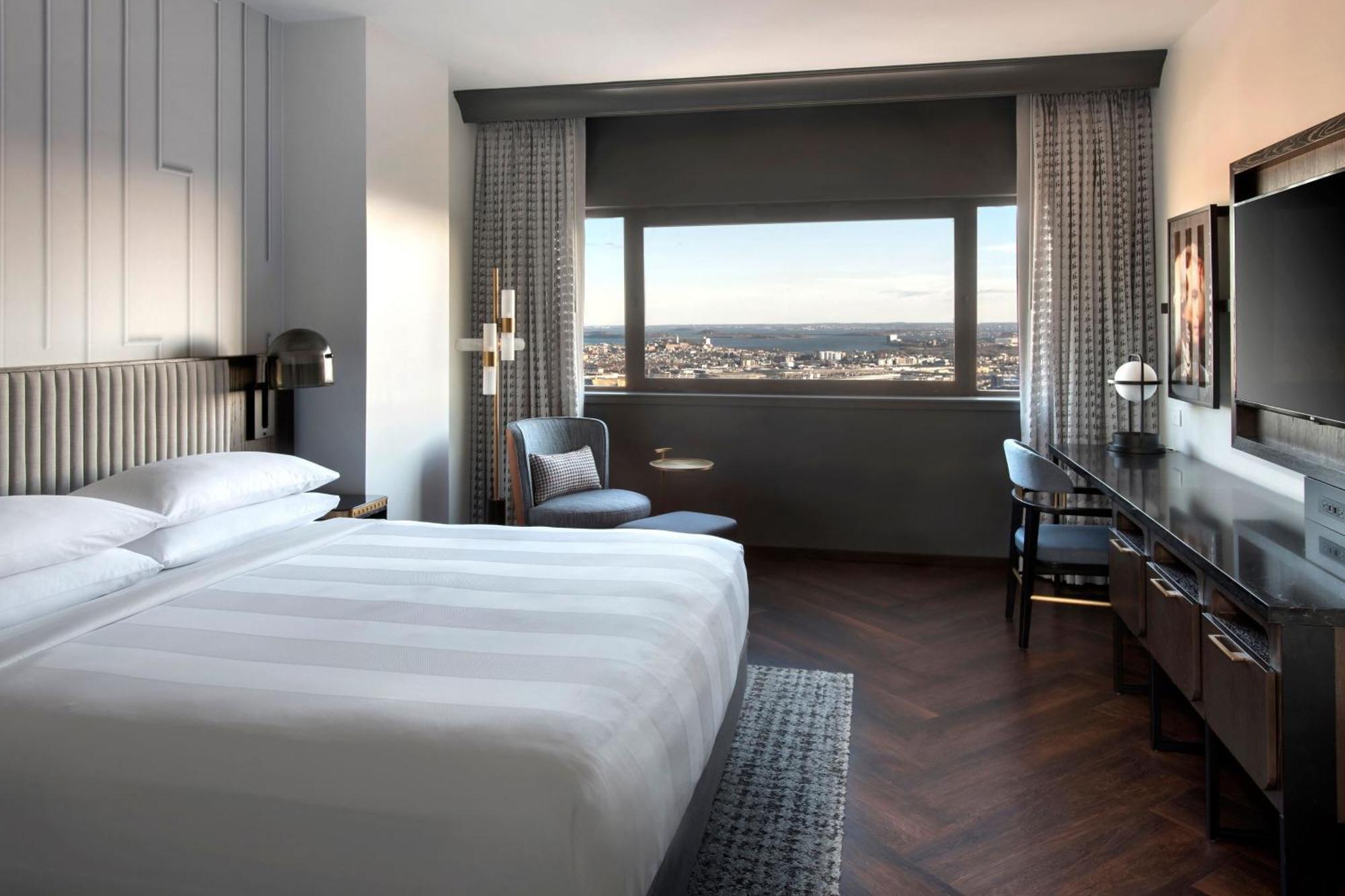 One-Bedroom Junior Suite with King Bed