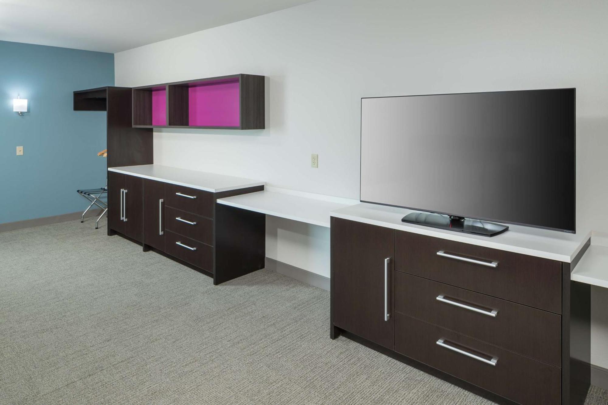 Queen Studio with Two Queen Beds - Mobility Access/Non-Smoking