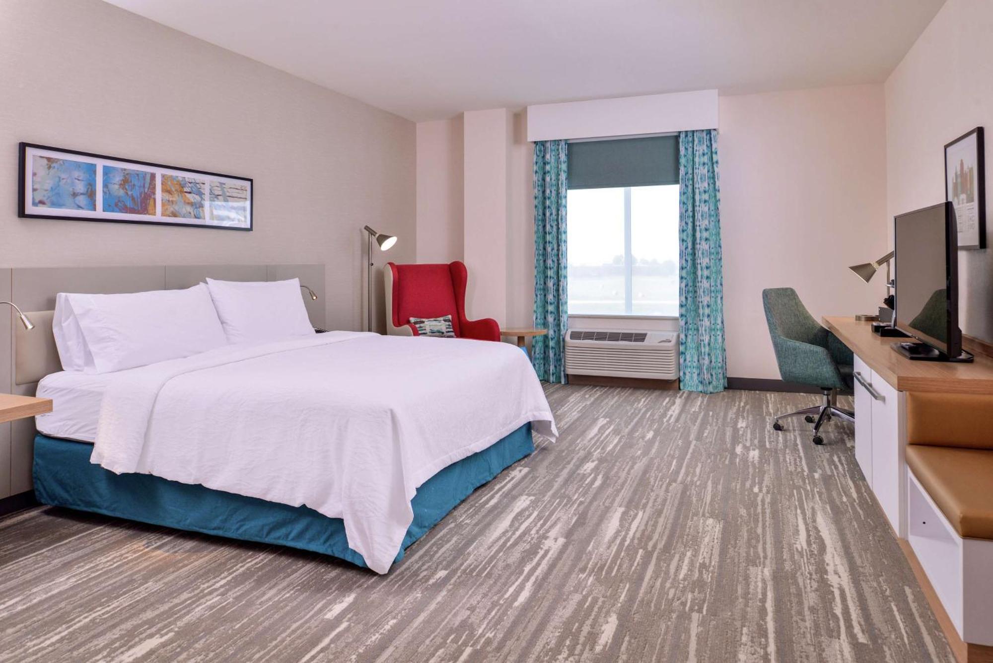 King Room with Tub - Mobility and Hearing Access,1557111028:JPEG