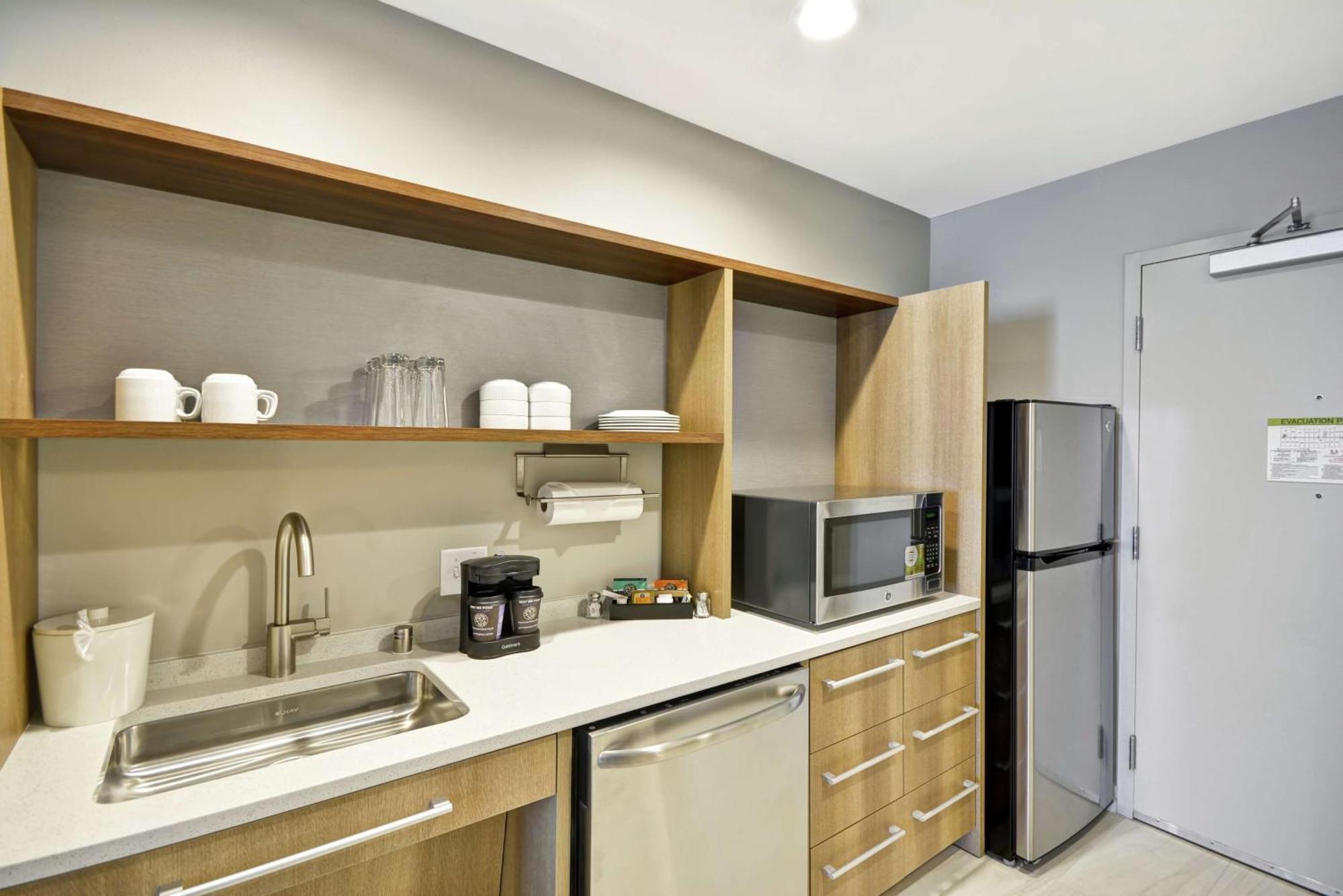 Queen Studio with Two Queen Beds - Mobility Access/Non-Smoking