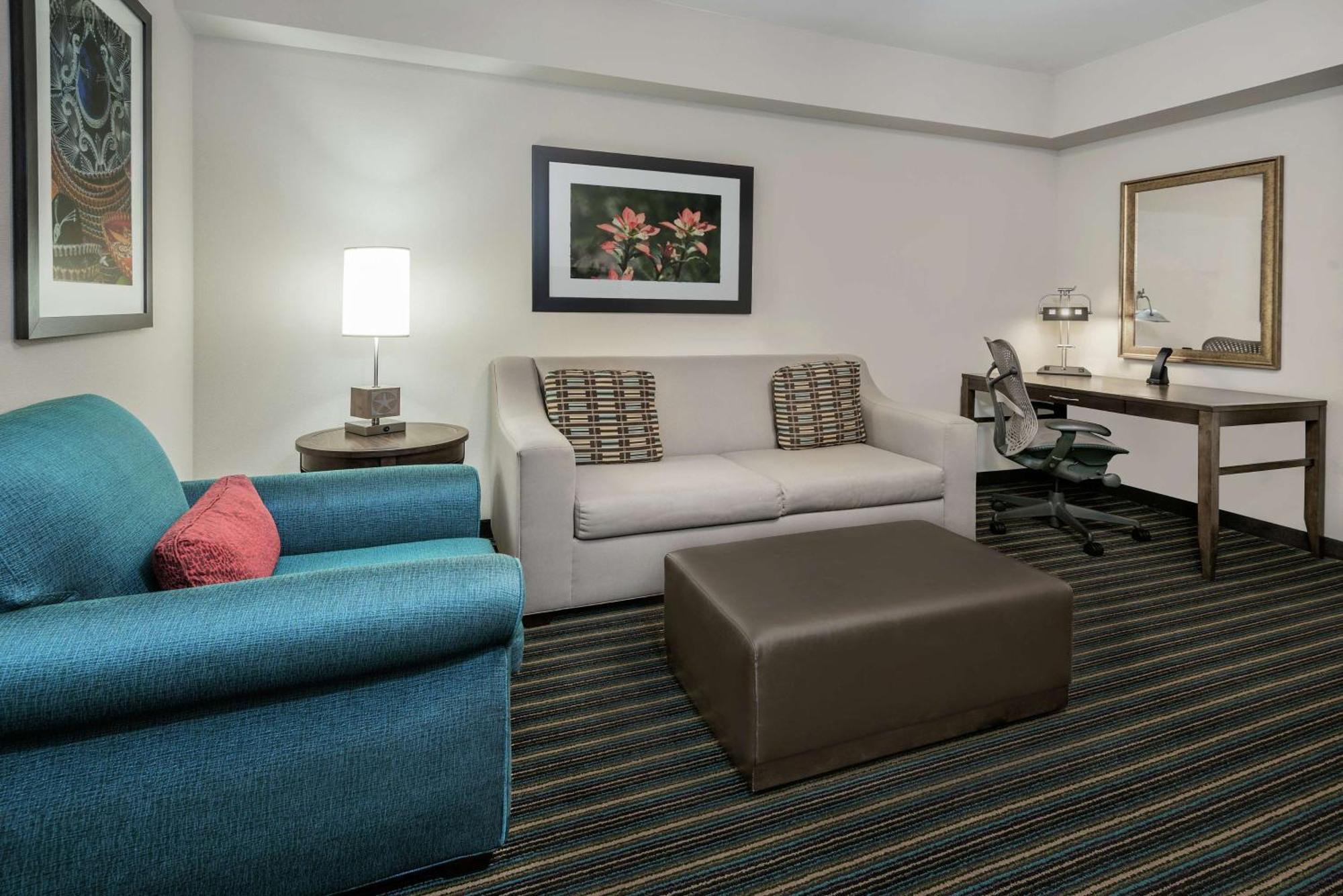 One-Bedroom King Suite Hearing Access,1281514813:JPEG