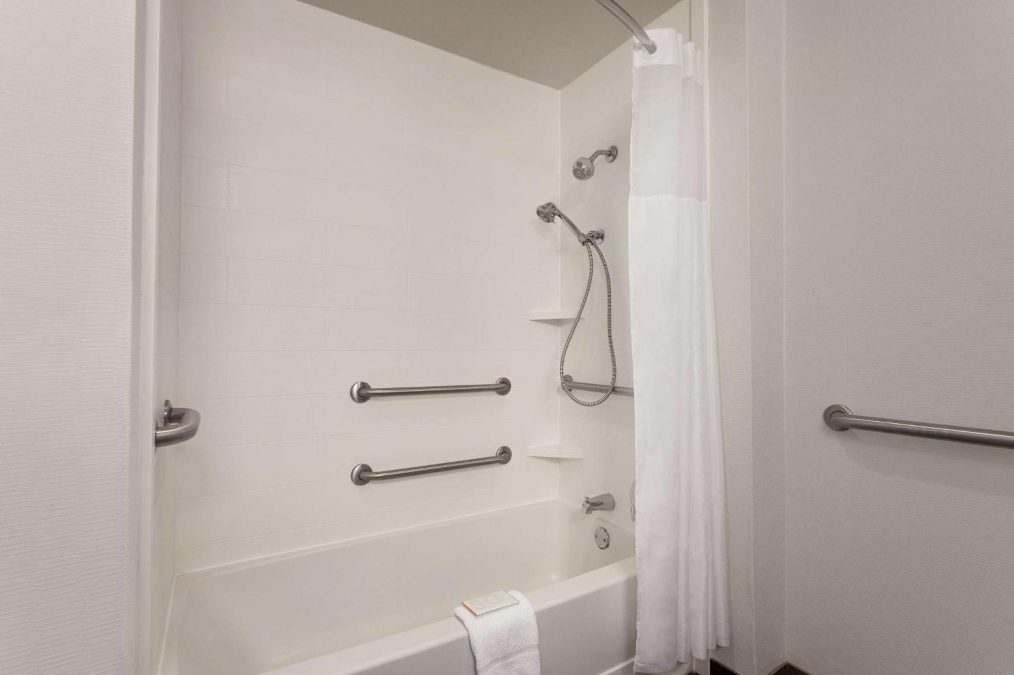 One-Bedroom King Suite with Sofa Bed - Non-Smoking