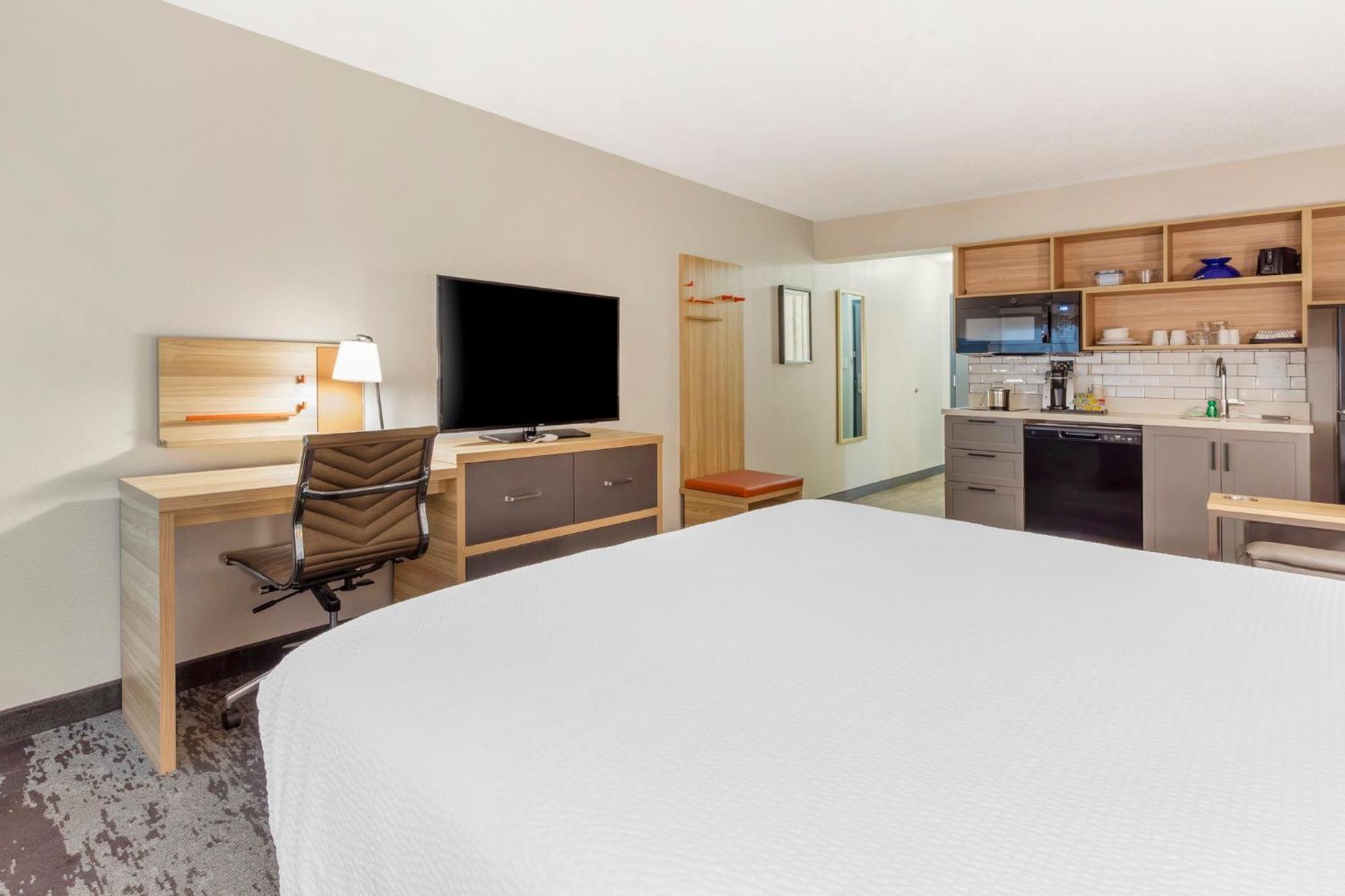 King Studio Suite