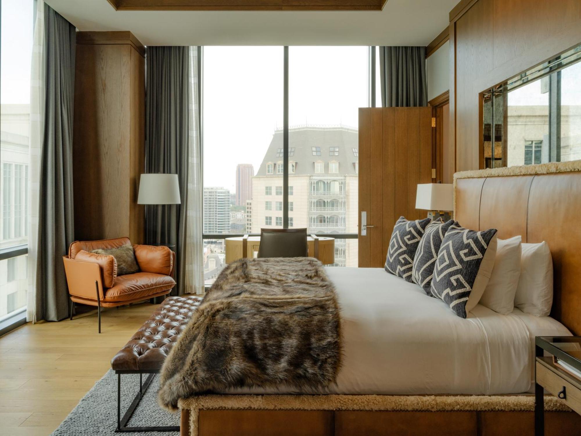 Superior King Suite