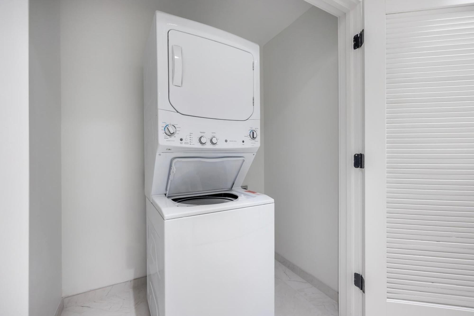 United Artists Suite,1584988213:JPEG