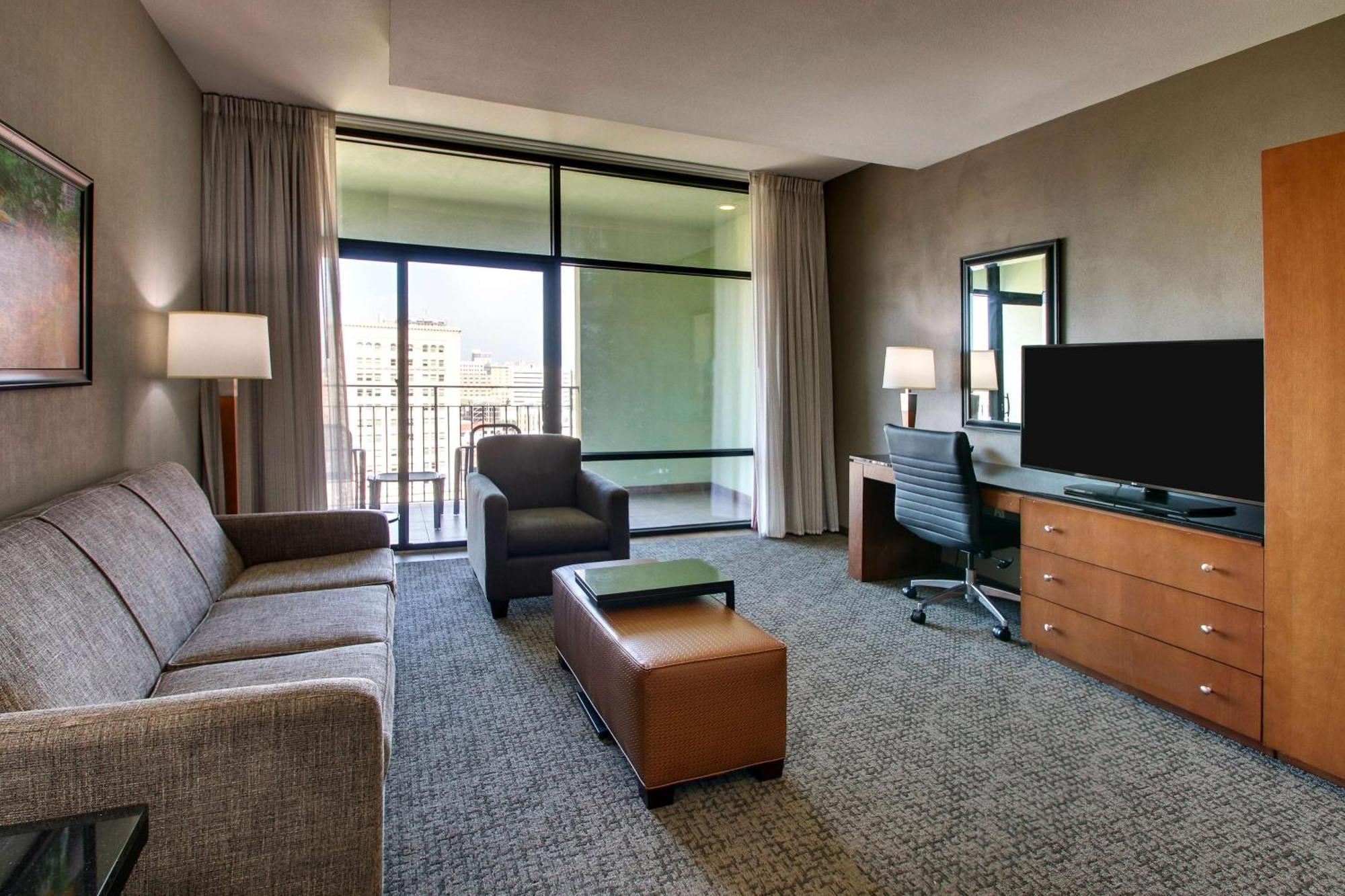 King Suite Balcony,1588164342:JPEG