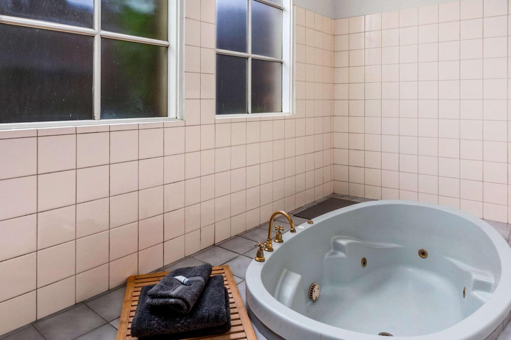 King Room with Spa