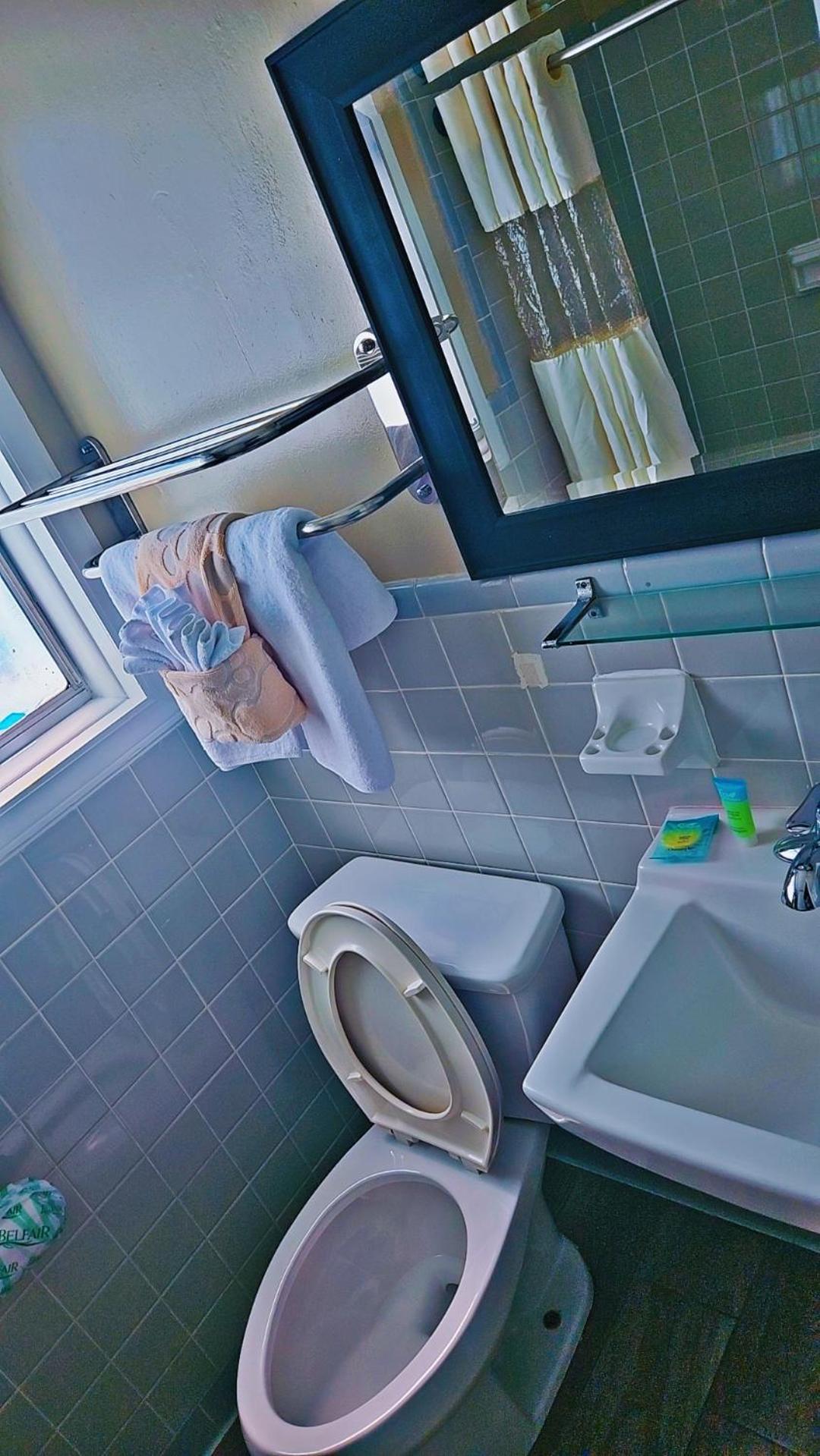 Deluxe Double Room (2 Adults + 1 Child)