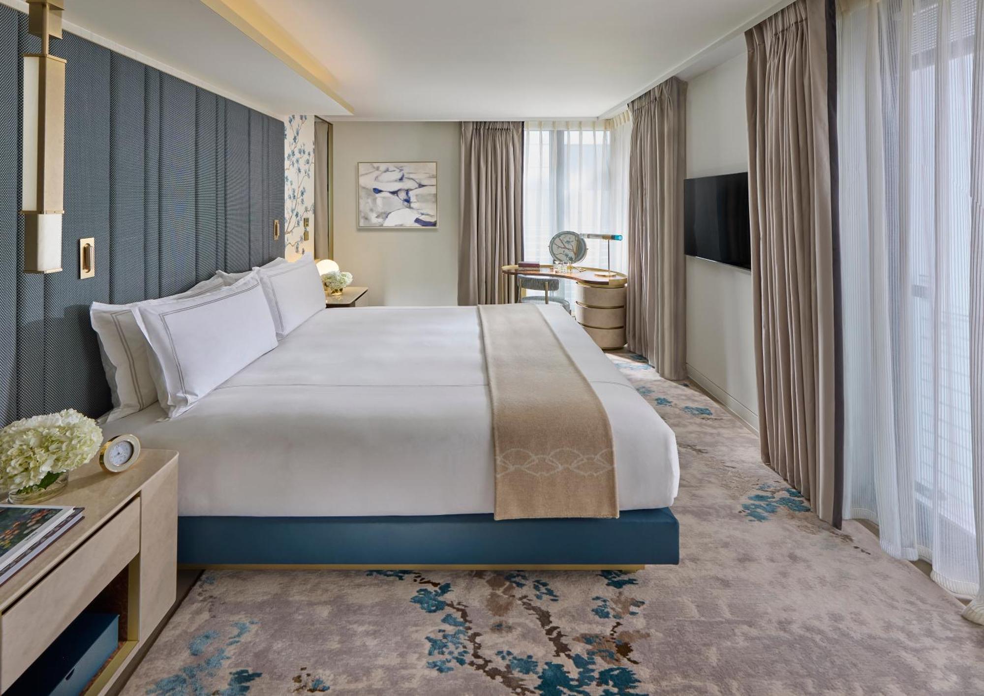 Deluxe Suite King or Twin,1596342909:JPEG