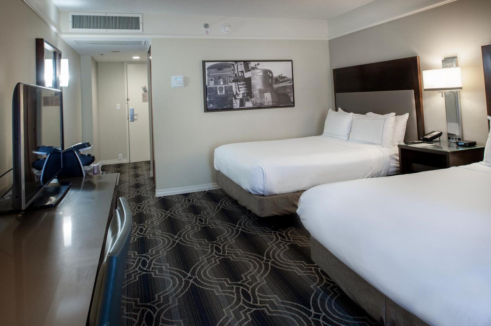 Deluxe Queen Room with Two Queen Beds and Garden View,1602964076:JPEG