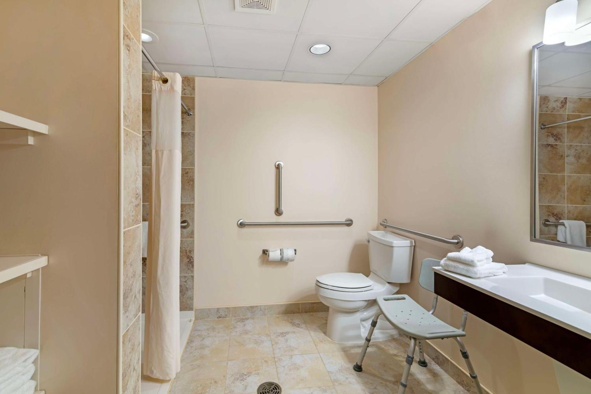 Double Room with Two Double Beds and Roll-In Shower - Mobility Access/Non-Smoking,1610229327:JPEG