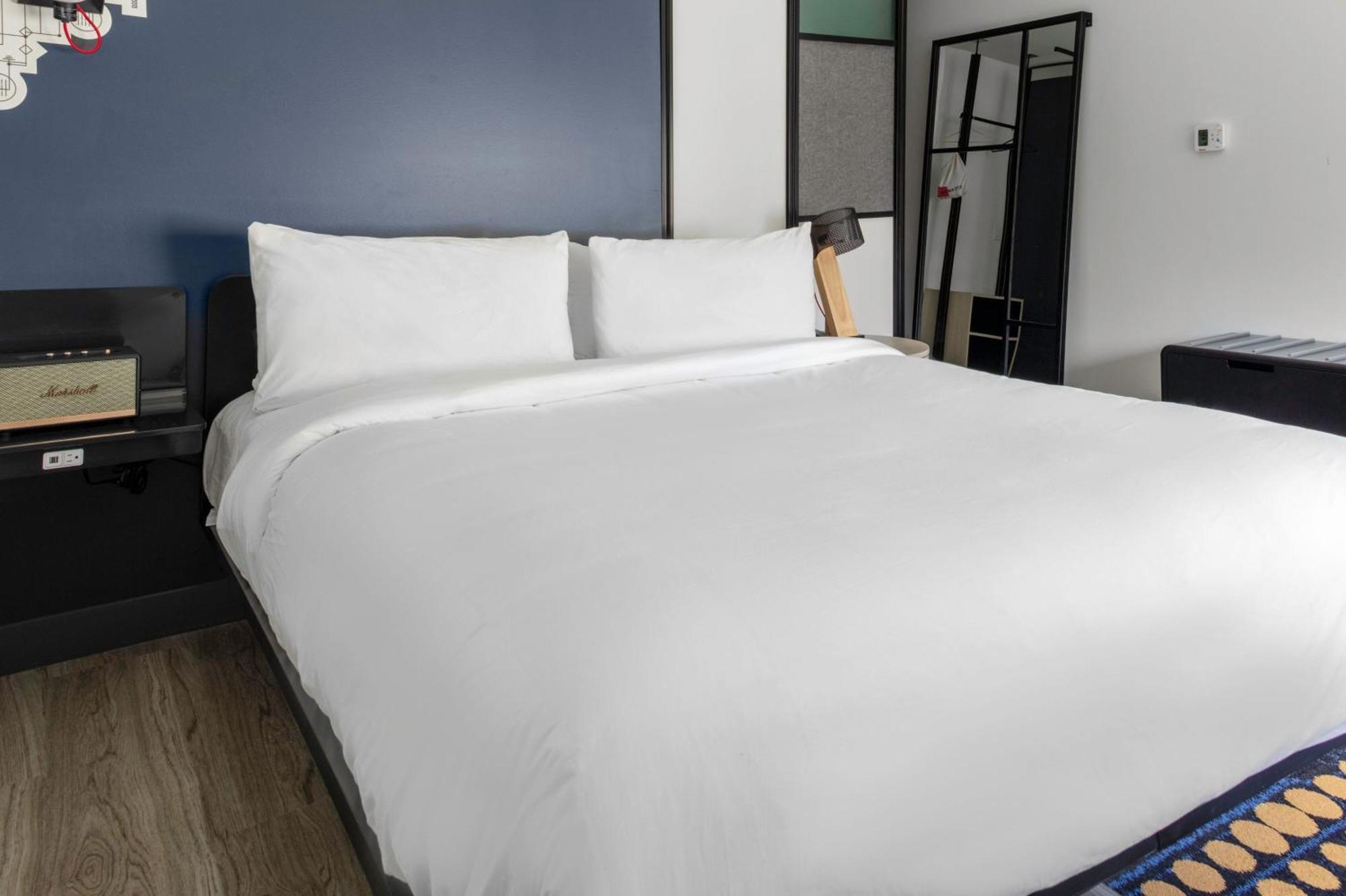 King Room - Hearing Accessible
