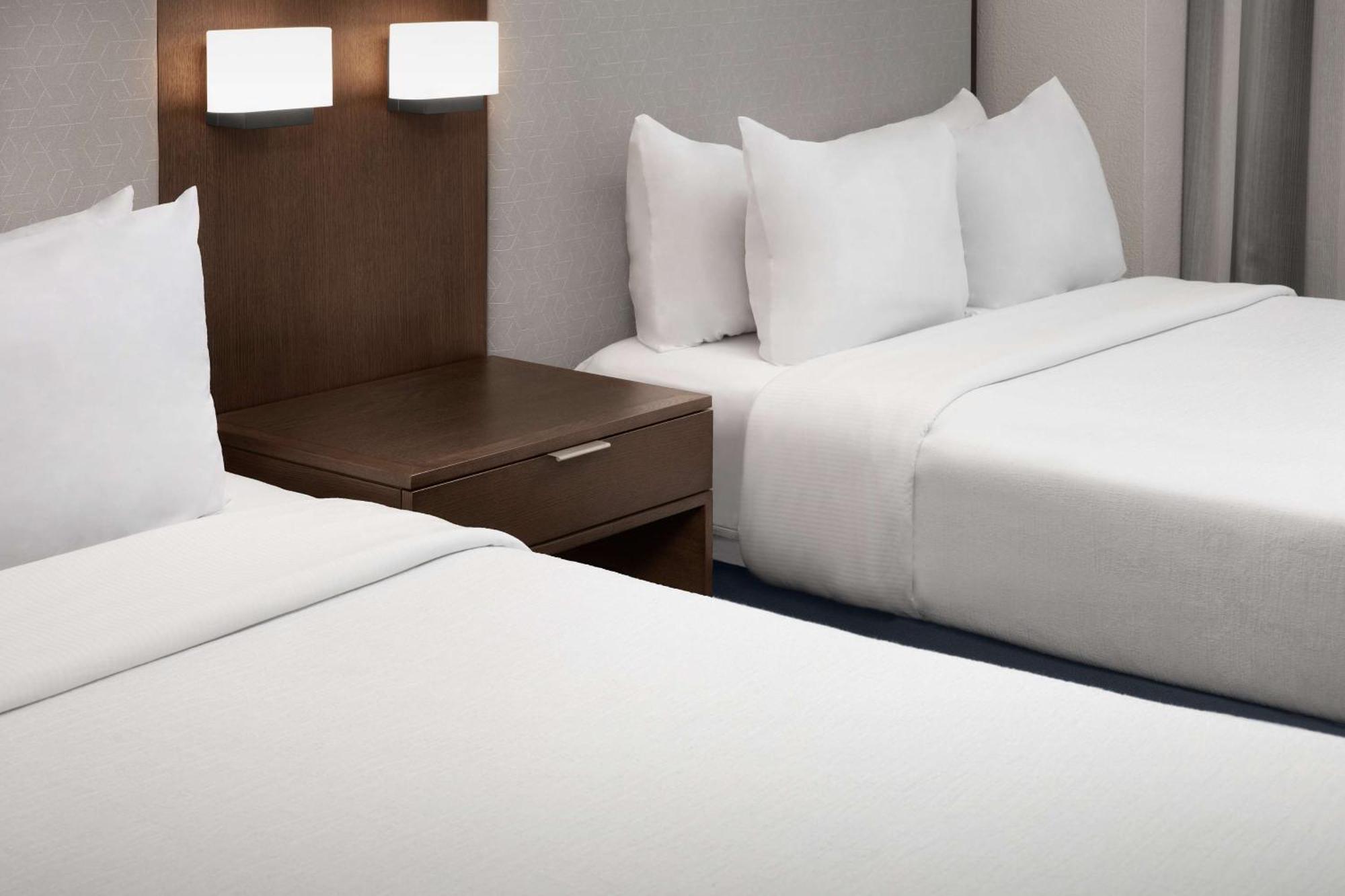 Suite with Two Double Beds - Non-Smoking
