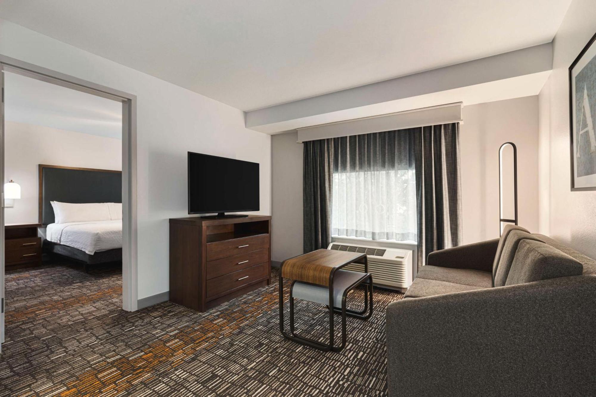 King Suite - Hearing Access/Non-Smoking
