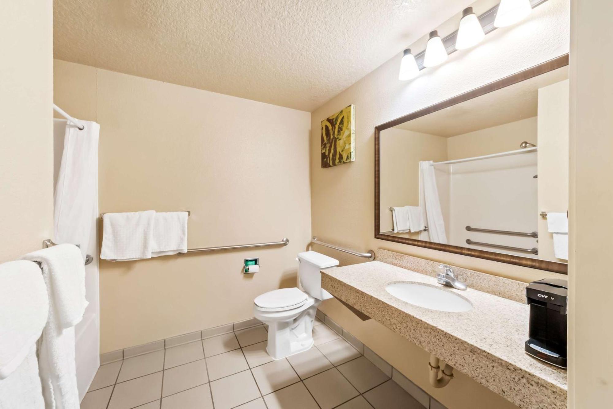 King Room - Disability Access Tub