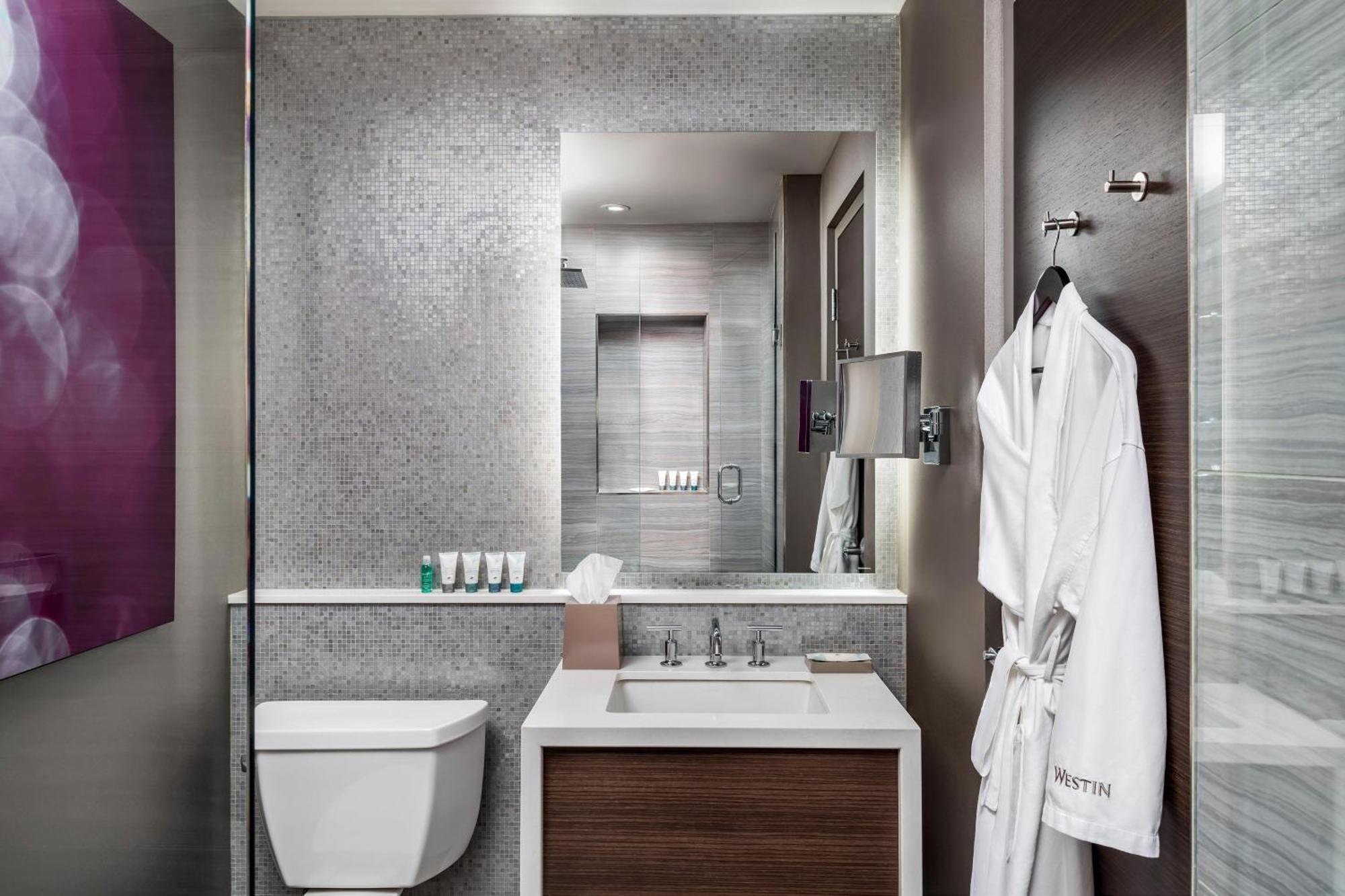 The Portlands Suite, 1 King, Lake View