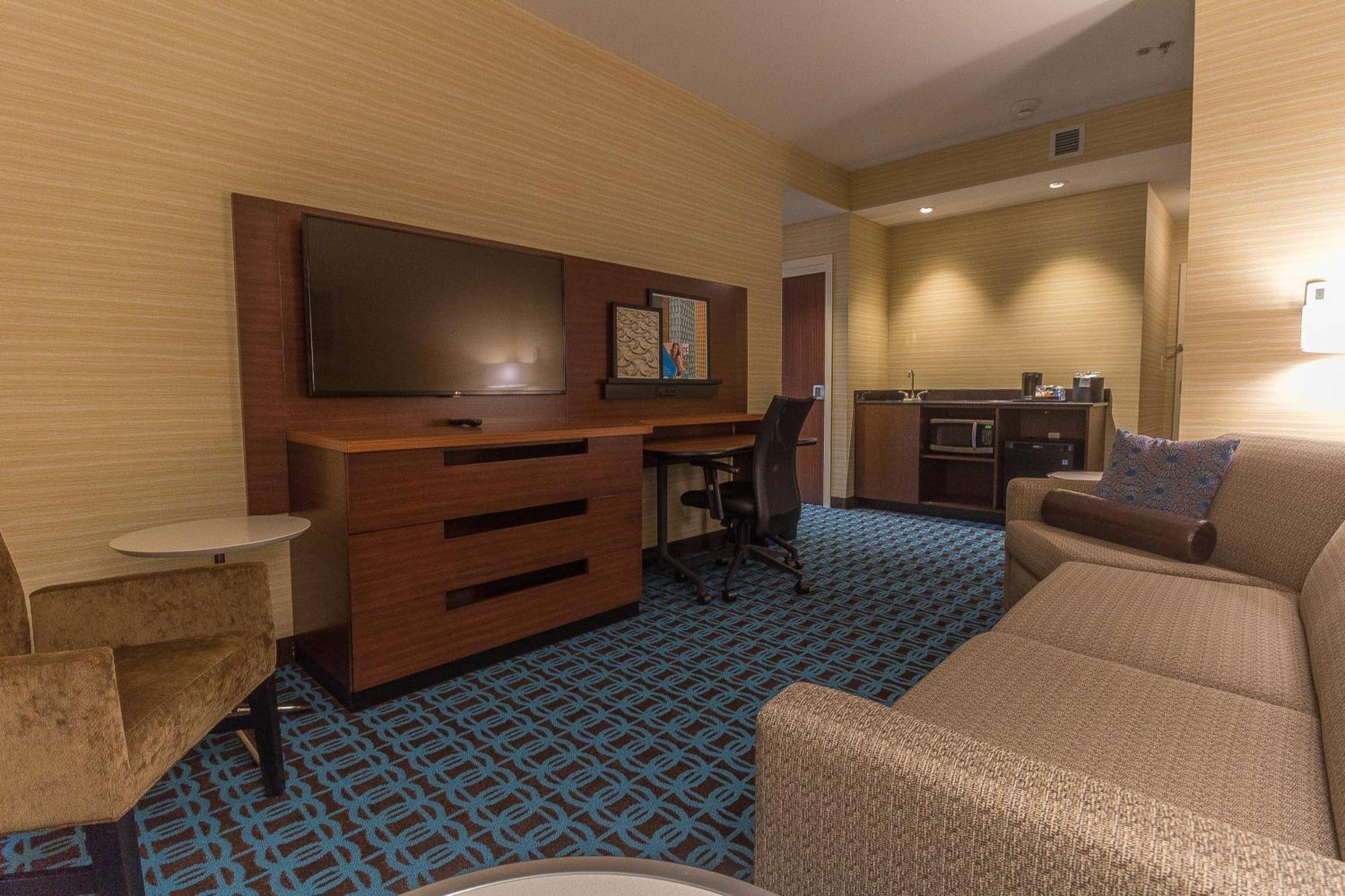 One-Bedroom Queen Suite with Two Queen Beds and Sofa Bed