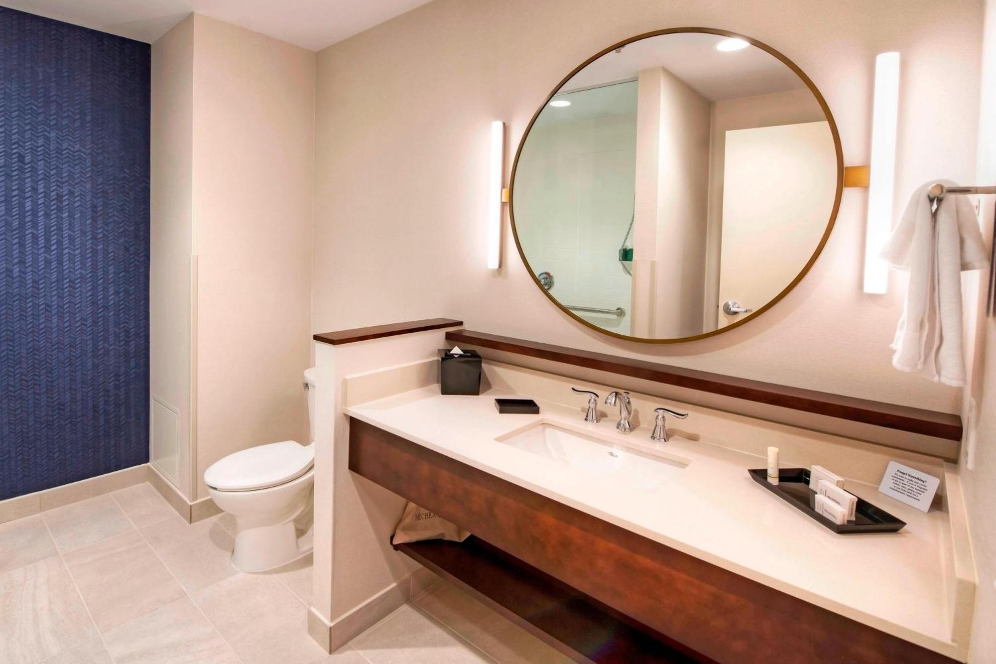 Studio King Bed Bathtub Sofa Bed Mobility Access or Hearing Accessible,1634453899:JPEG