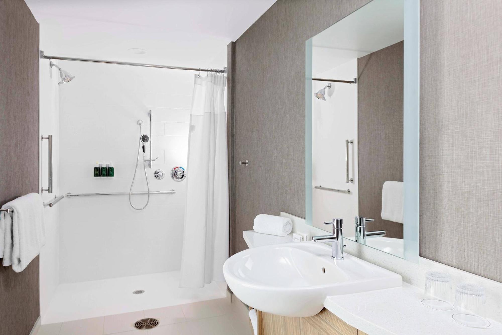 King Suite with Trundle Bed,1634457851:JPEG