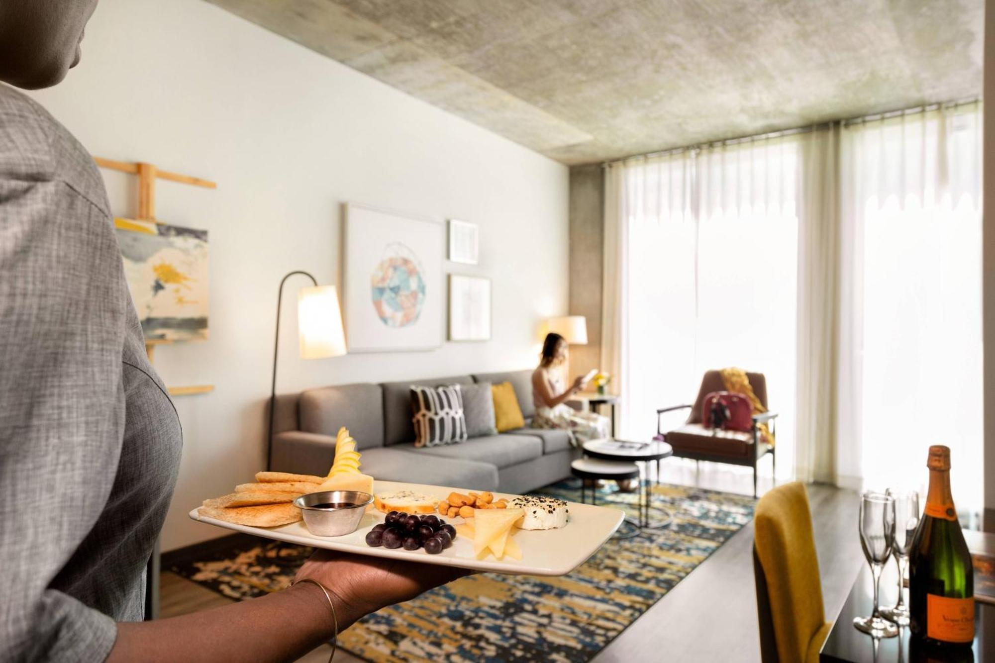 One-Bedroom King Suite,1643162350:JPEG