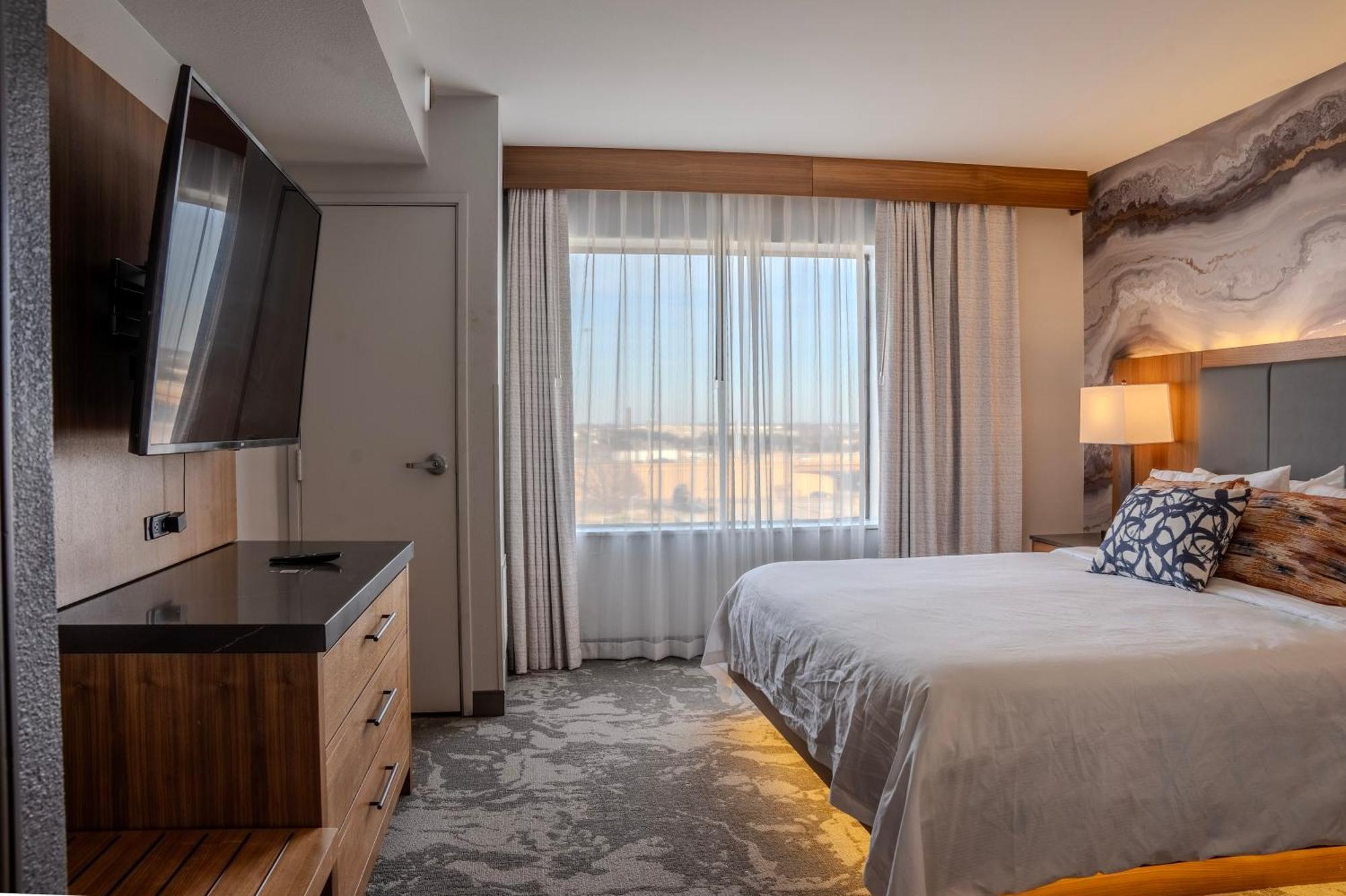 Junior King Suite with Seating Area