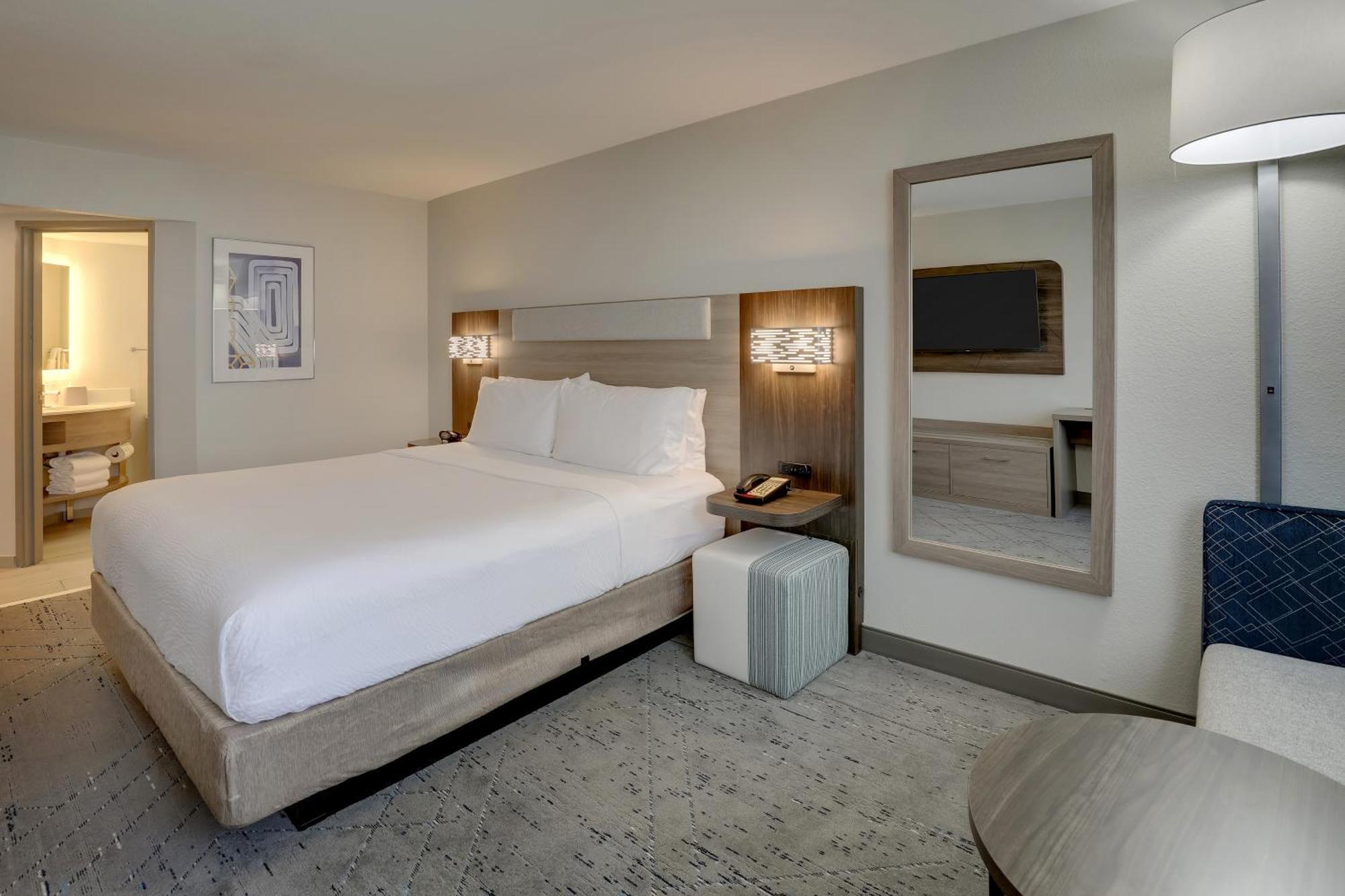 Standard King Room - Accessible