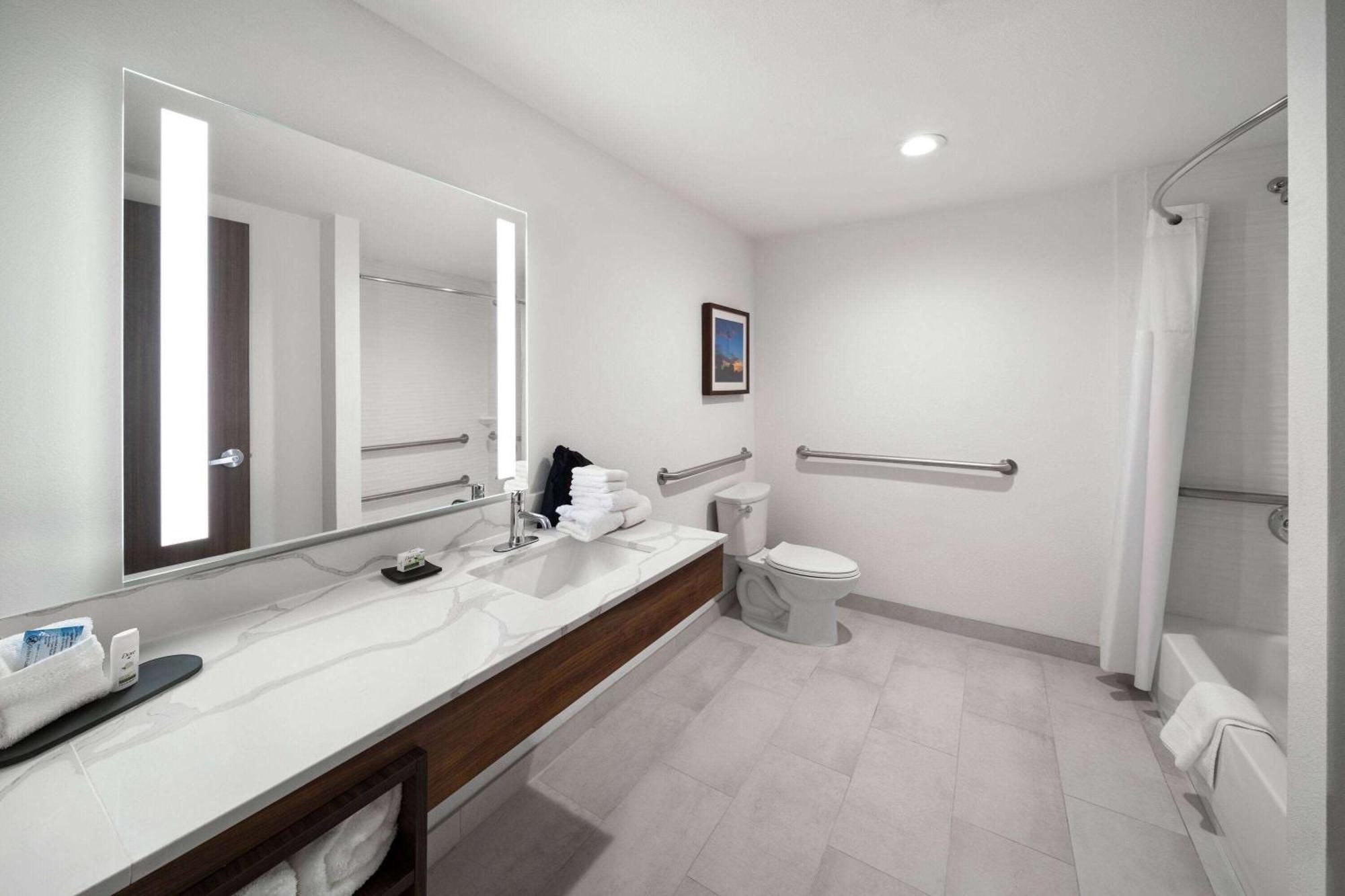 King Suite with Kitchenette - Mobility Accessible