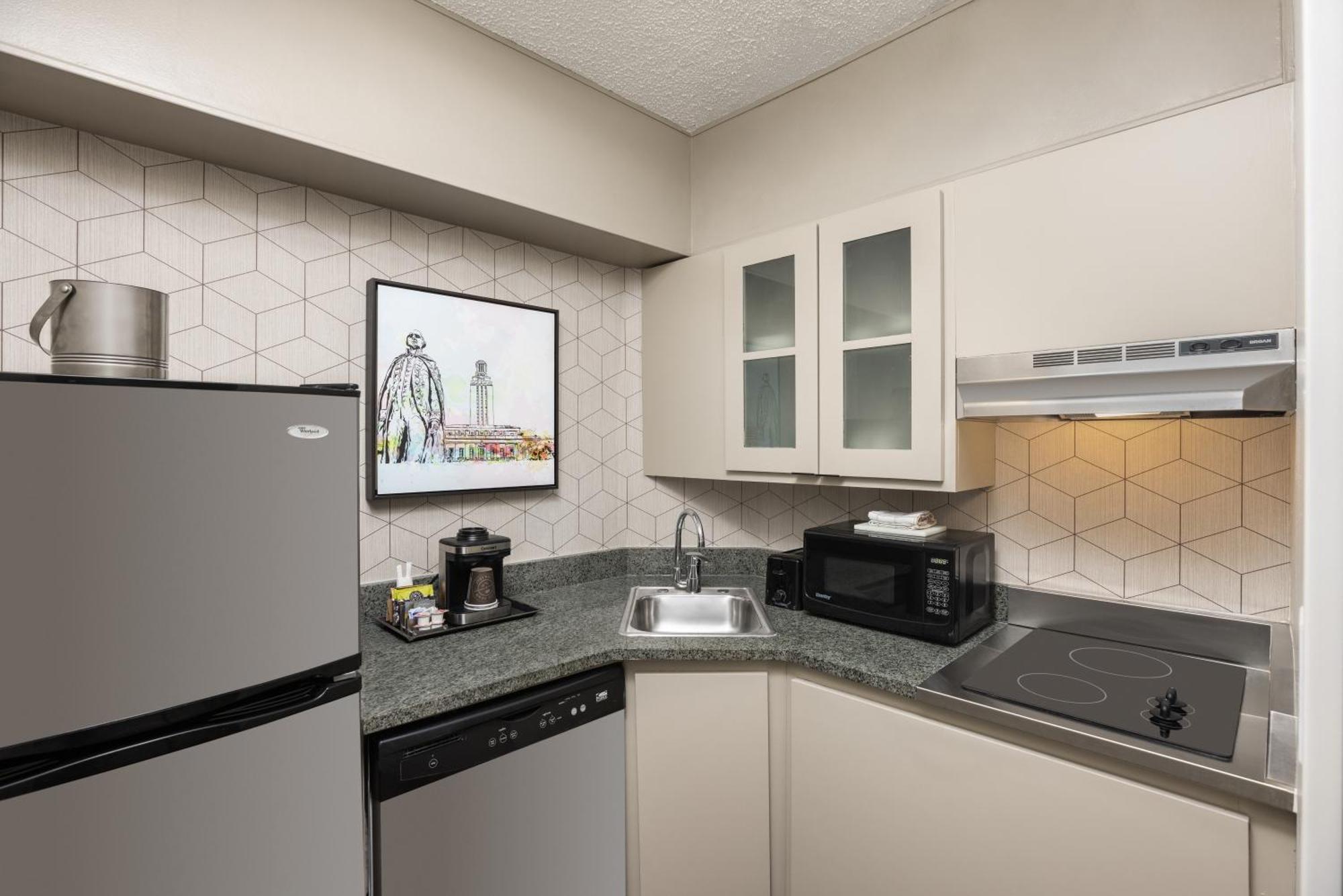 Deluxe King Suite