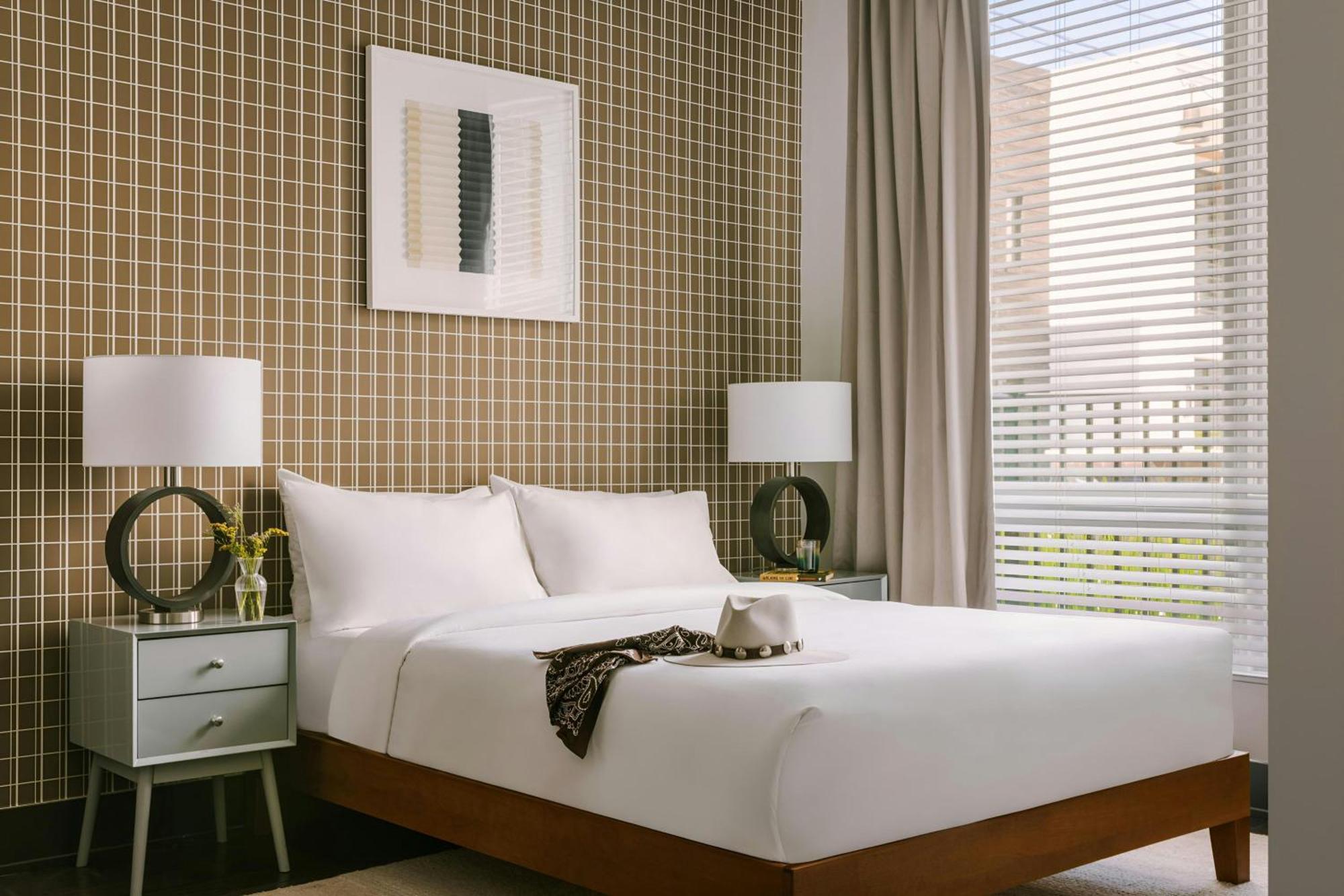 Studio Apartment with Queen Bed