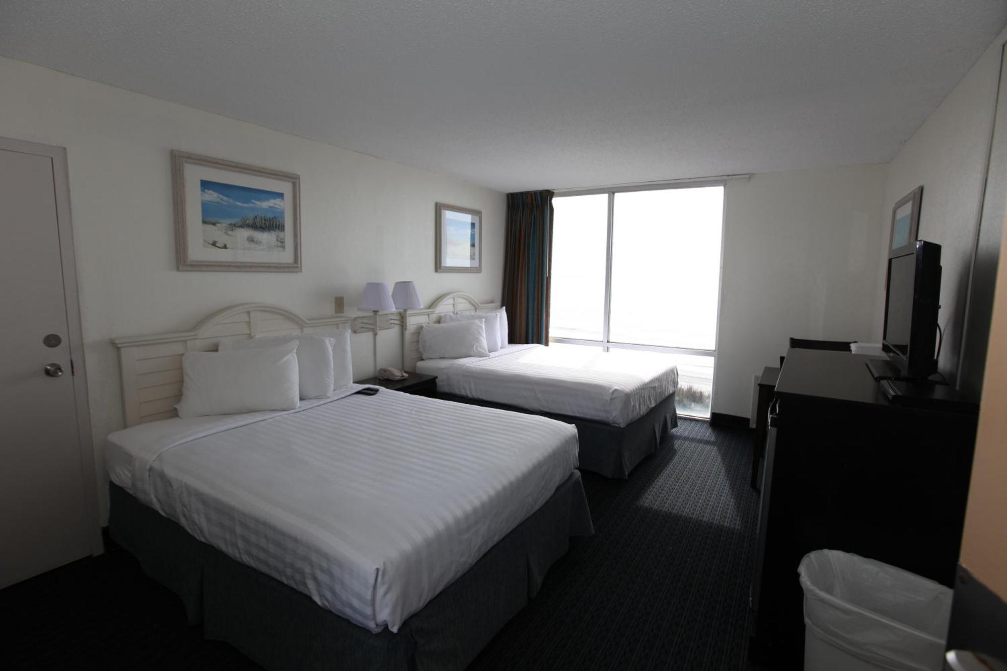 Oceanfront 2 Queen Beds No Balcony,1668087538:JPEG