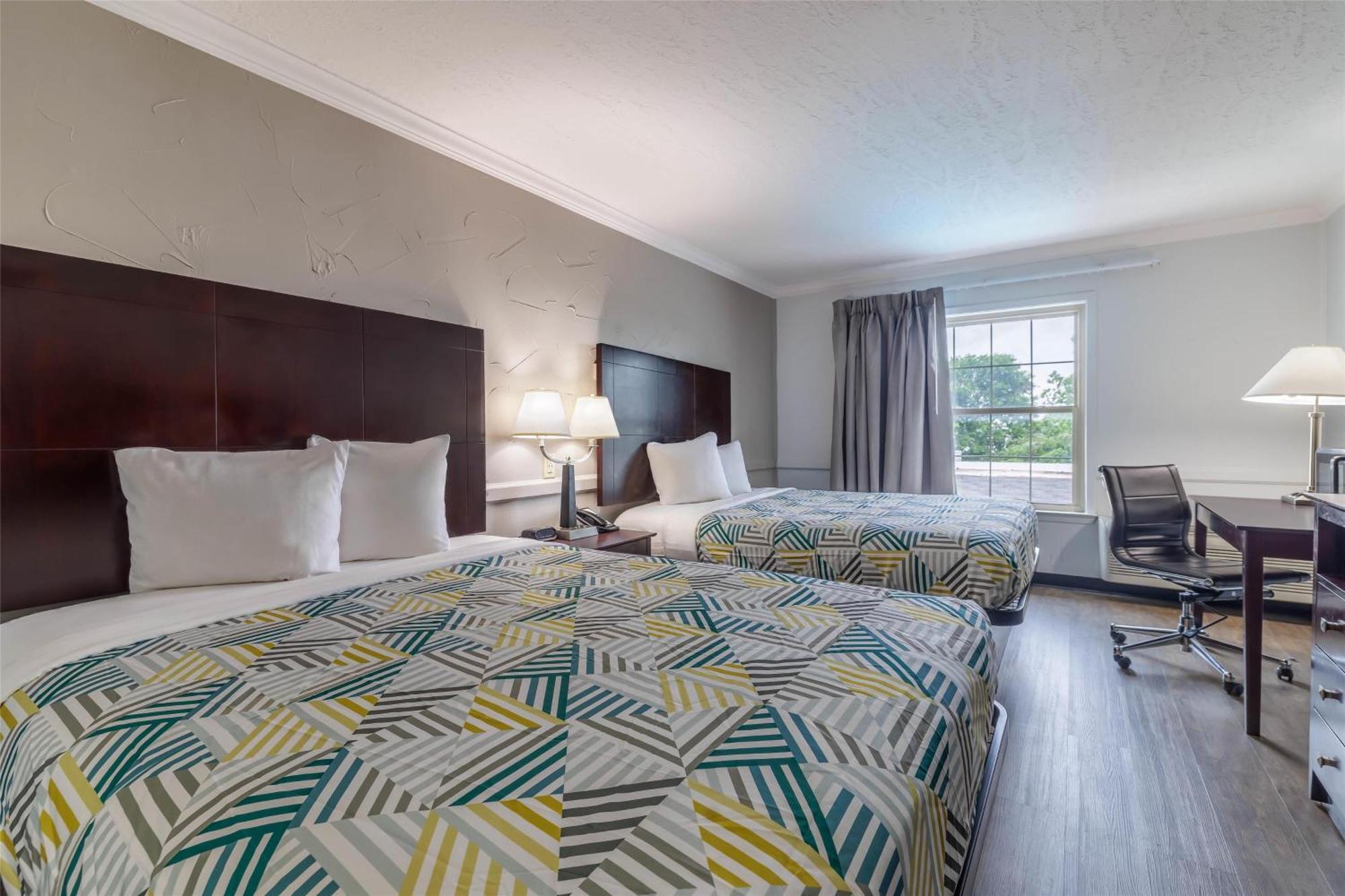 Queen Room with Two Queen Beds - Non-Smoking
