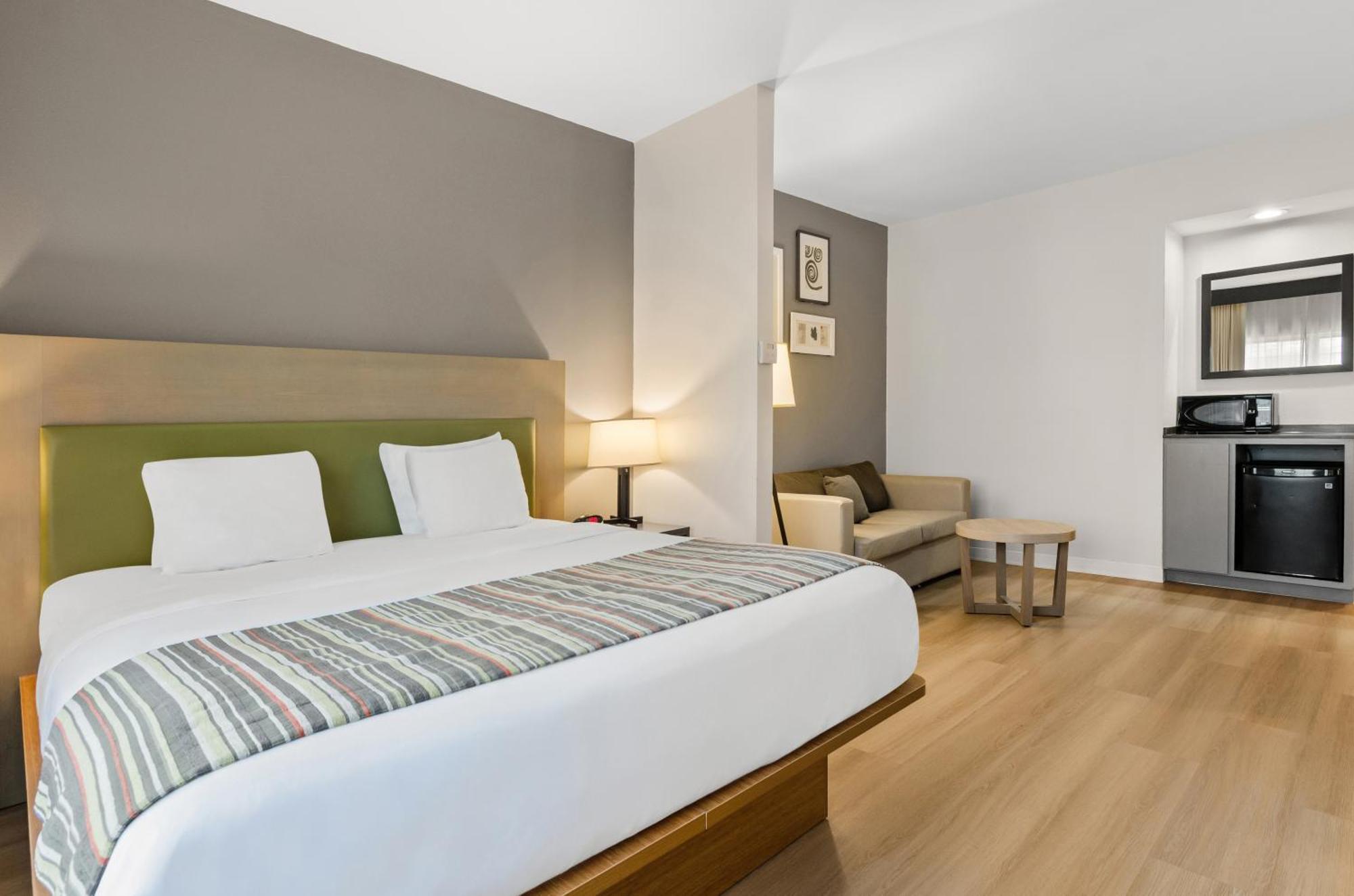 King Room with Sofa Bed