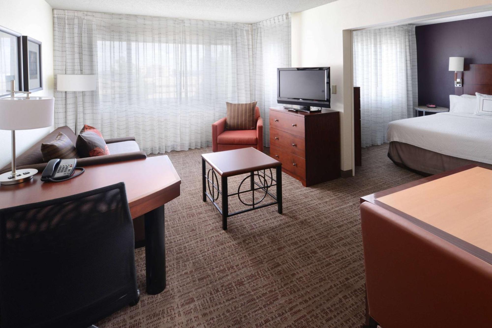 Two Bedroom Suite - Queen in Each