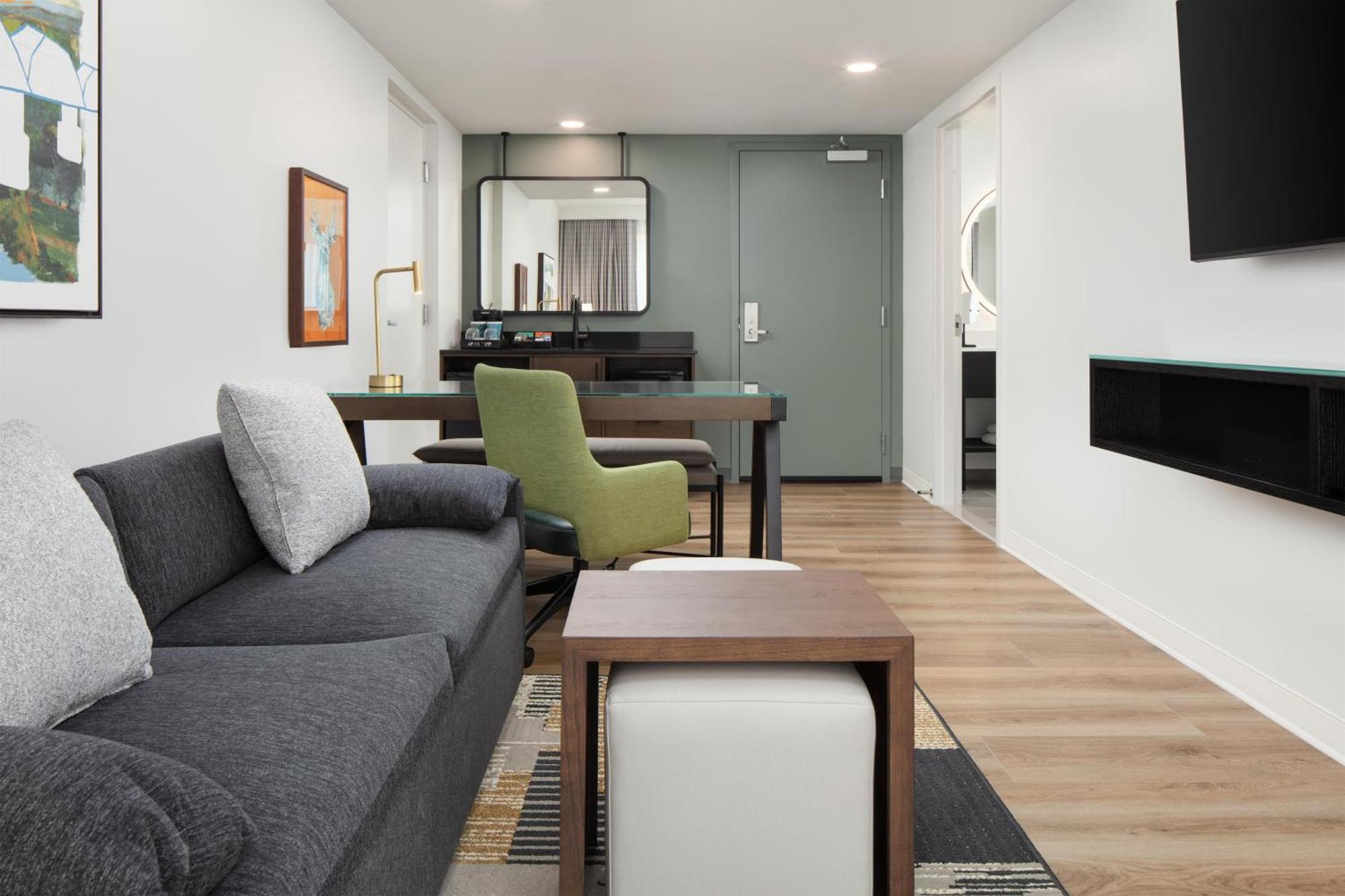 Corner King Suite